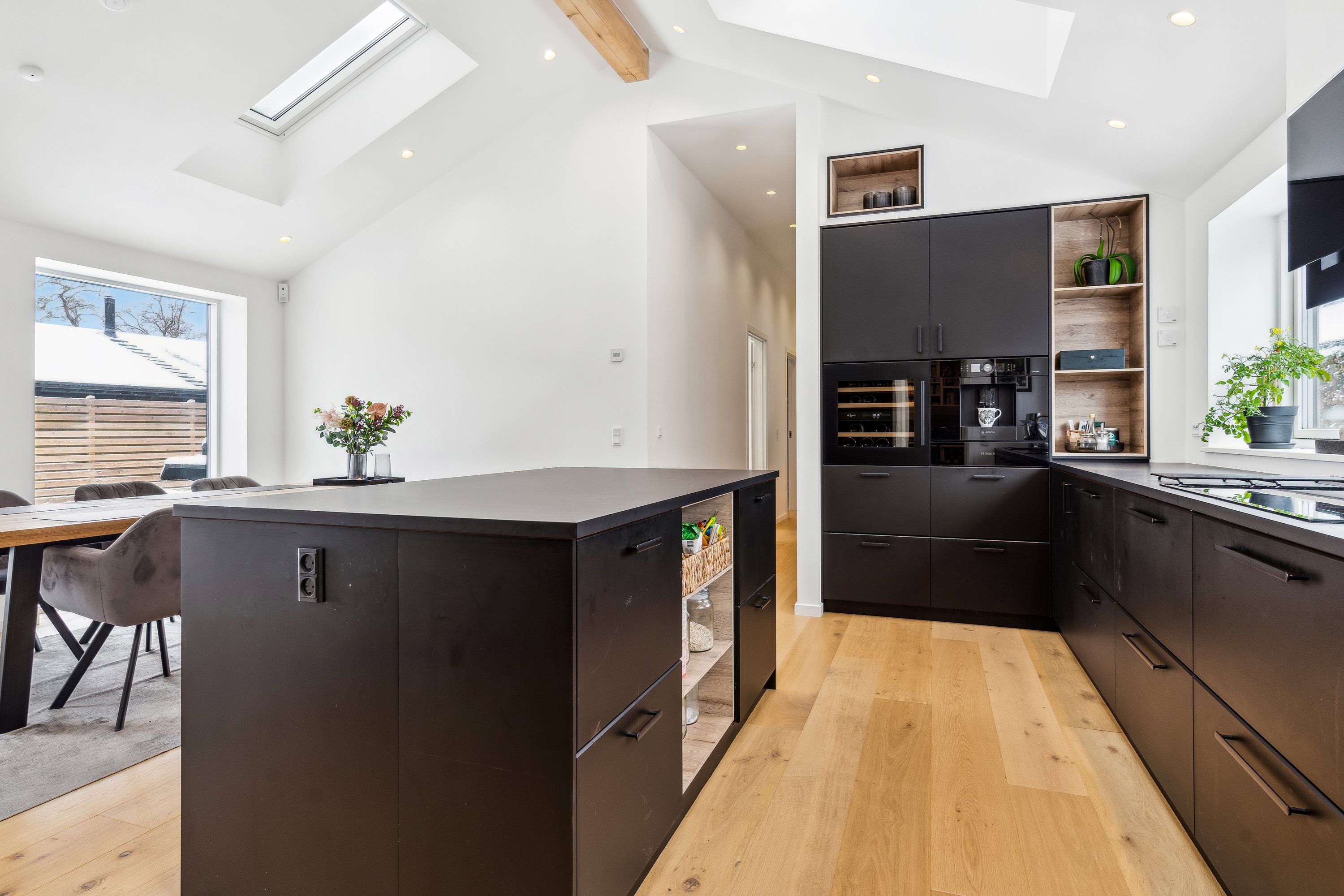 Miniaturebillede 1: køkken. Billede af Åvænget 9, Niverød, 2990 Nivå