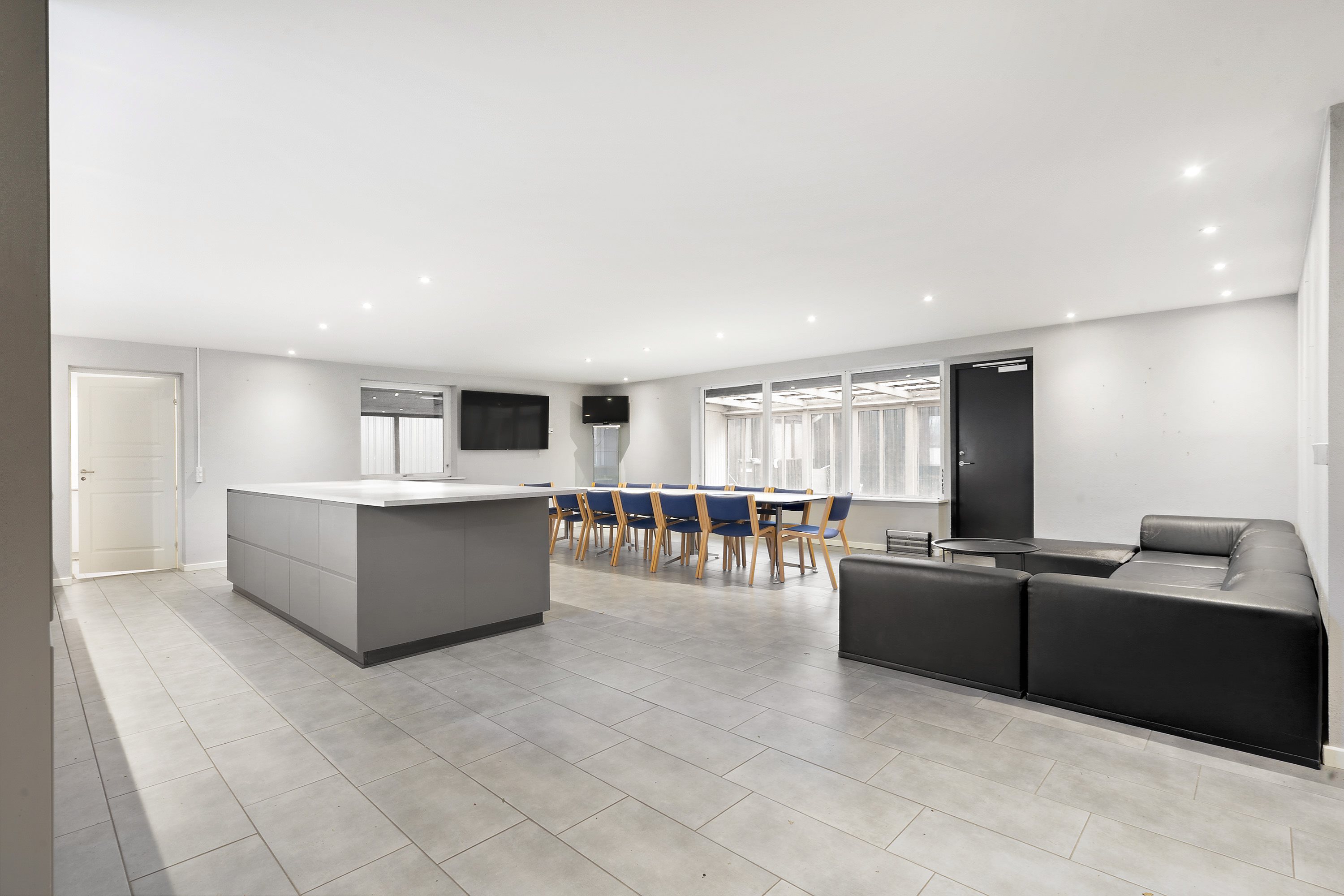 Fremhævet stue billede i fuldskærmstilstand. Billede af Langelandsvej 24, 5800 Nyborg