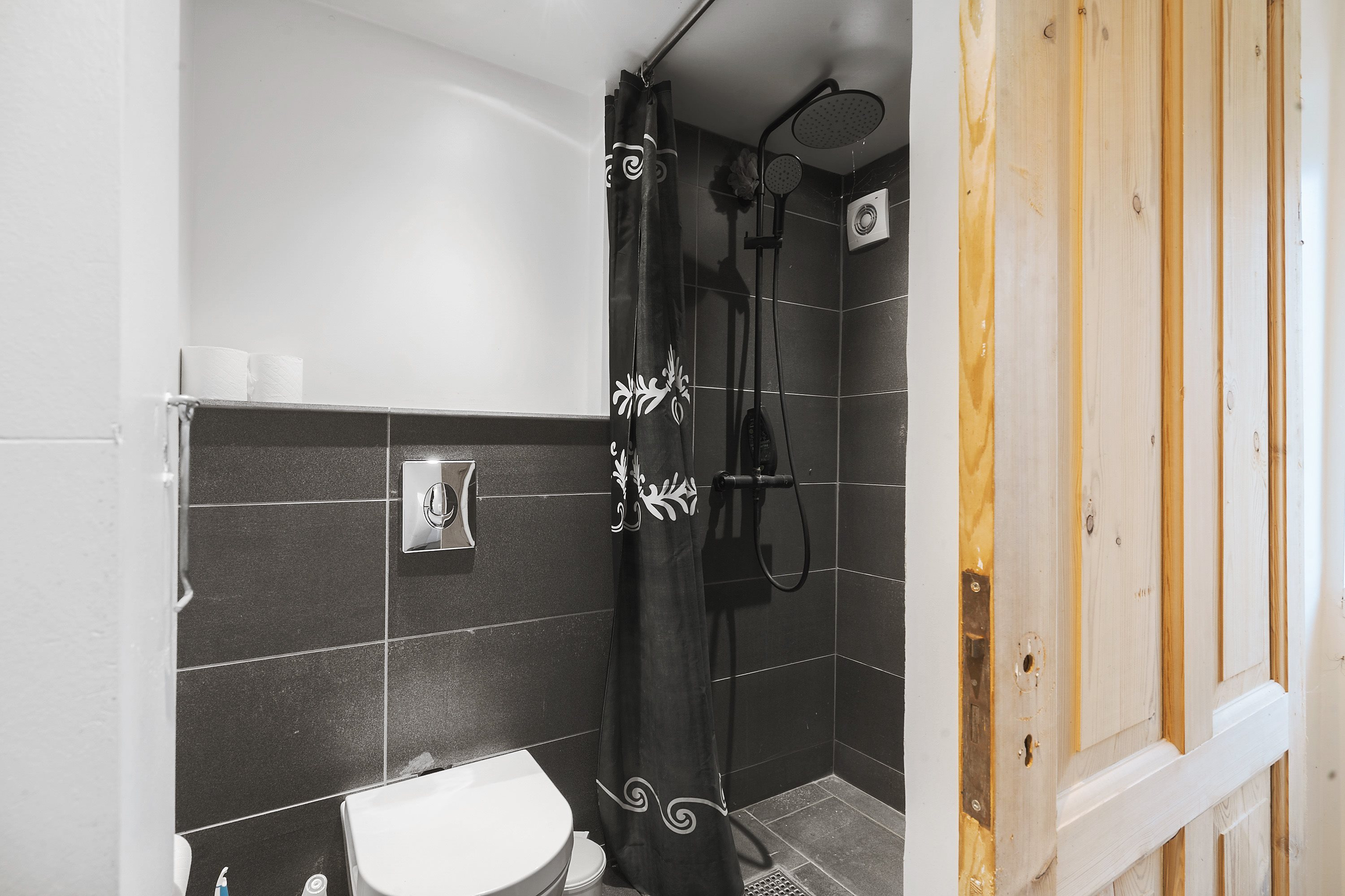 Fremhævet badeværelse billede i fuldskærmstilstand. Billede af Langelandsvej 24, 5800 Nyborg