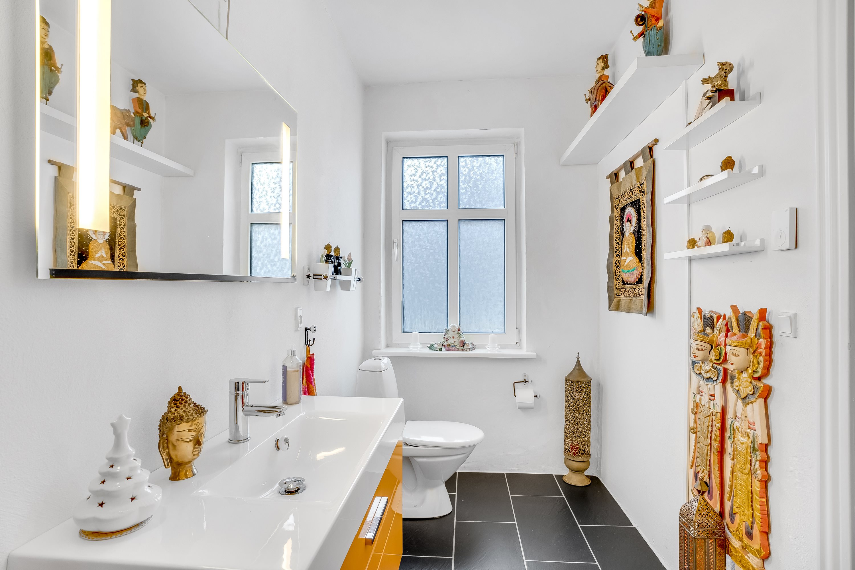 Fremhævet badeværelse billede i fuldskærmstilstand. Billede af Hovedgaden 40, 4920 Søllested