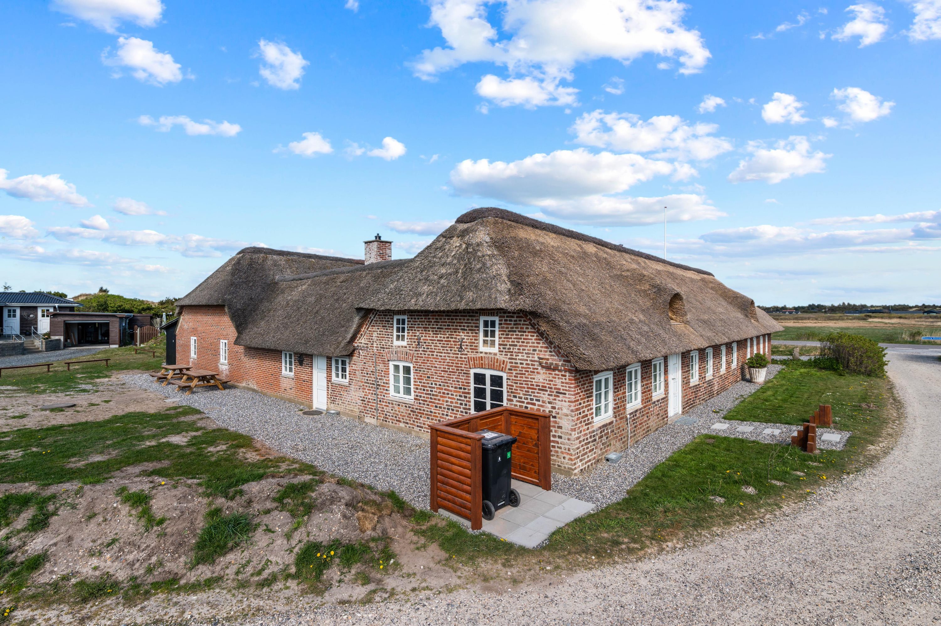 Fremhævet facade billede i fuldskærmstilstand. Billede af Houvig Klitvej 55, Houvig, 6950 Ringkøbing