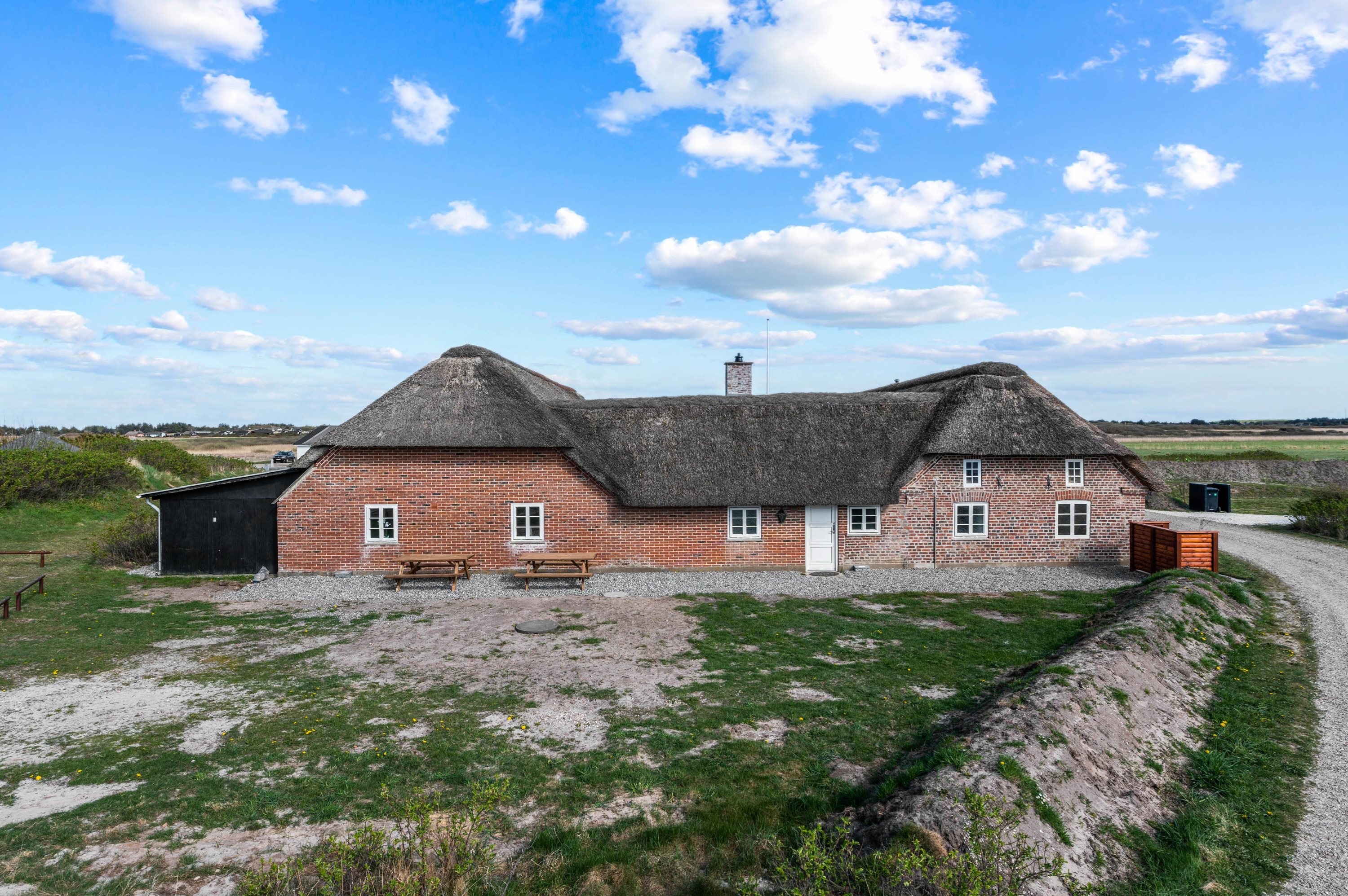 Fremhævet facade billede i fuldskærmstilstand. Billede af Houvig Klitvej 55, Houvig, 6950 Ringkøbing