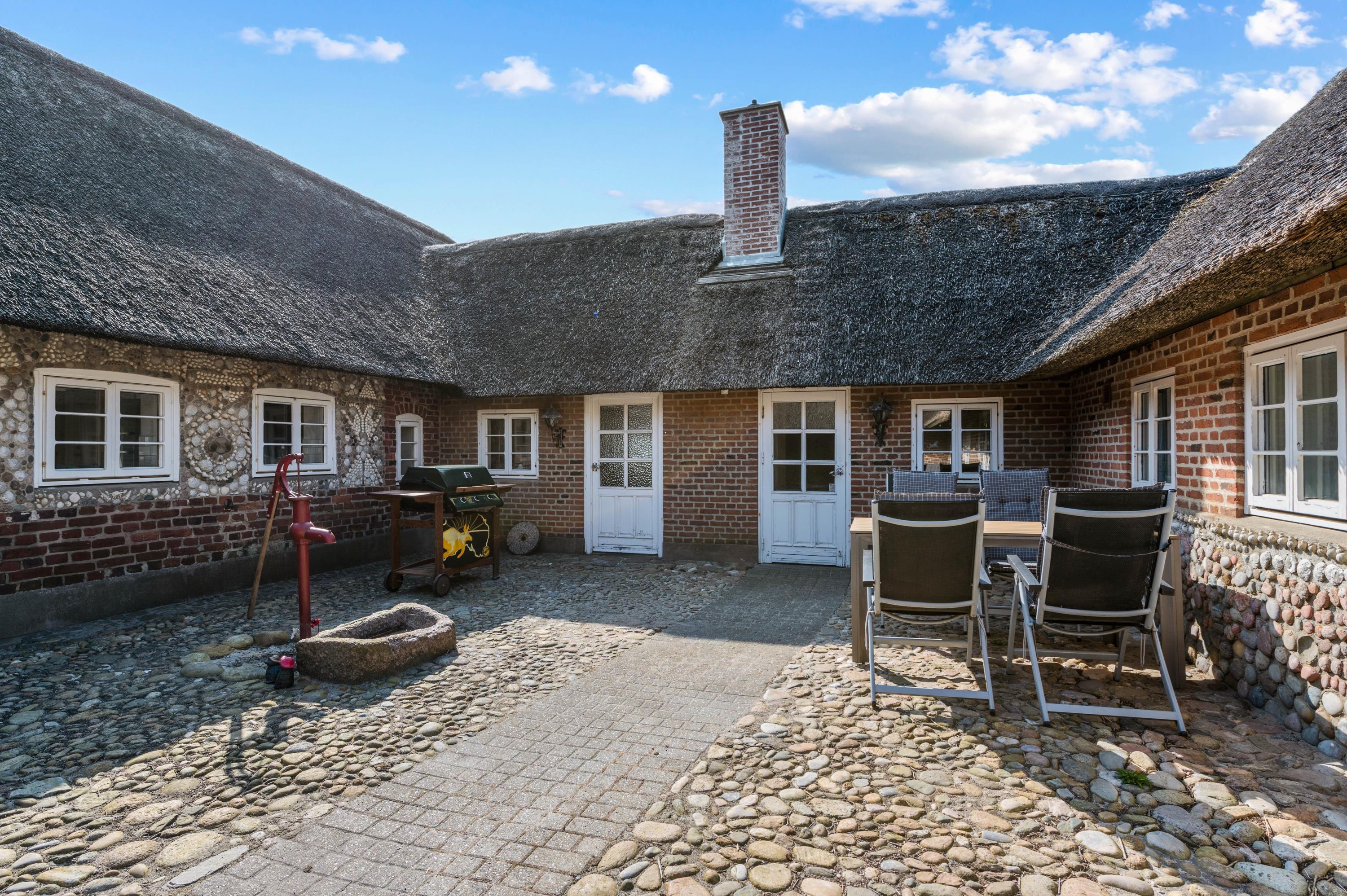 Fremhævet gårdsplads billede i fuldskærmstilstand. Billede af Houvig Klitvej 55, Houvig, 6950 Ringkøbing