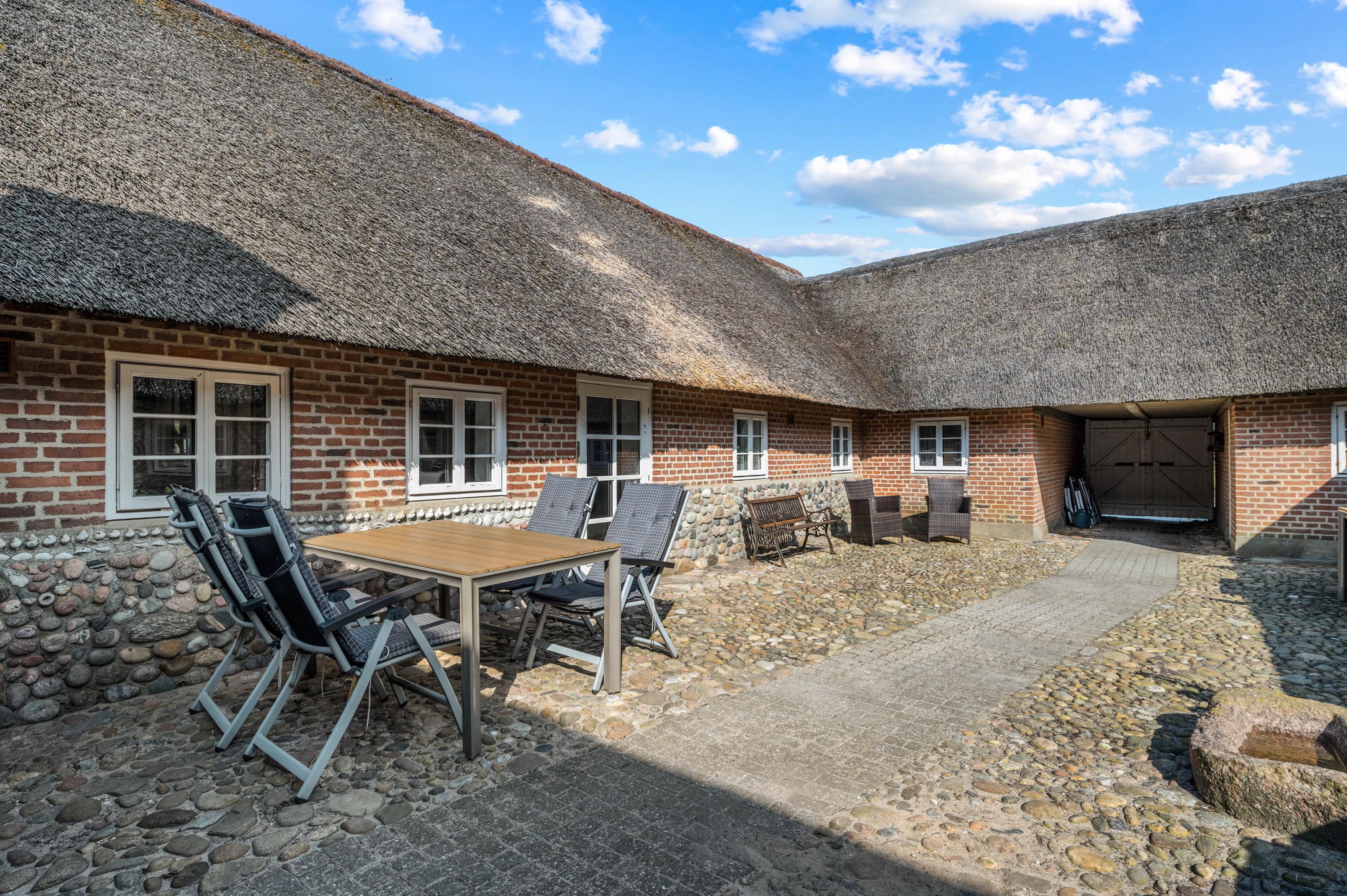 Fremhævet gårdsplads billede i fuldskærmstilstand. Billede af Houvig Klitvej 55, Houvig, 6950 Ringkøbing