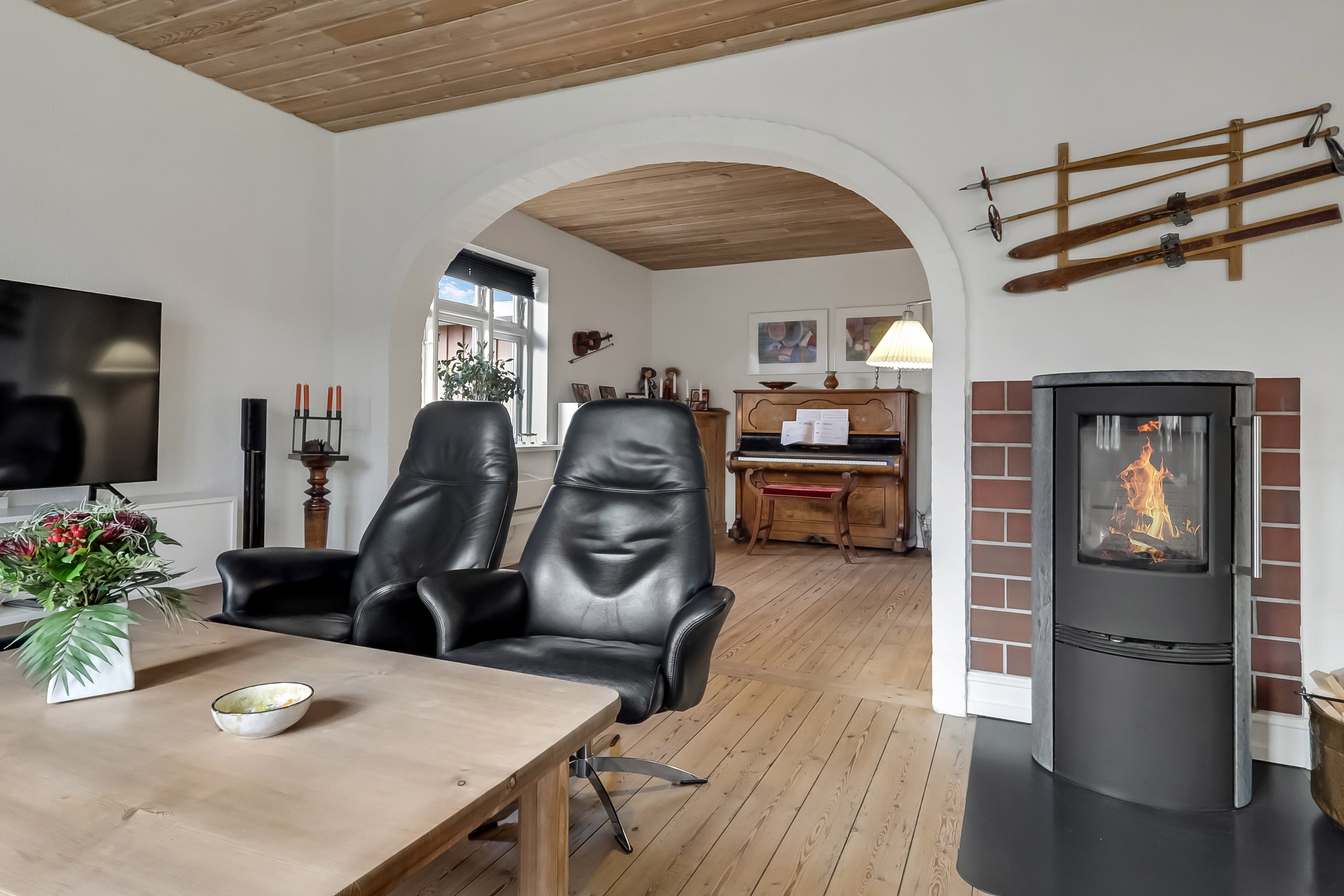 Fremhævet stue billede i fuldskærmstilstand. Billede af Gammel Skårupvænge 23, 5700 Svendborg