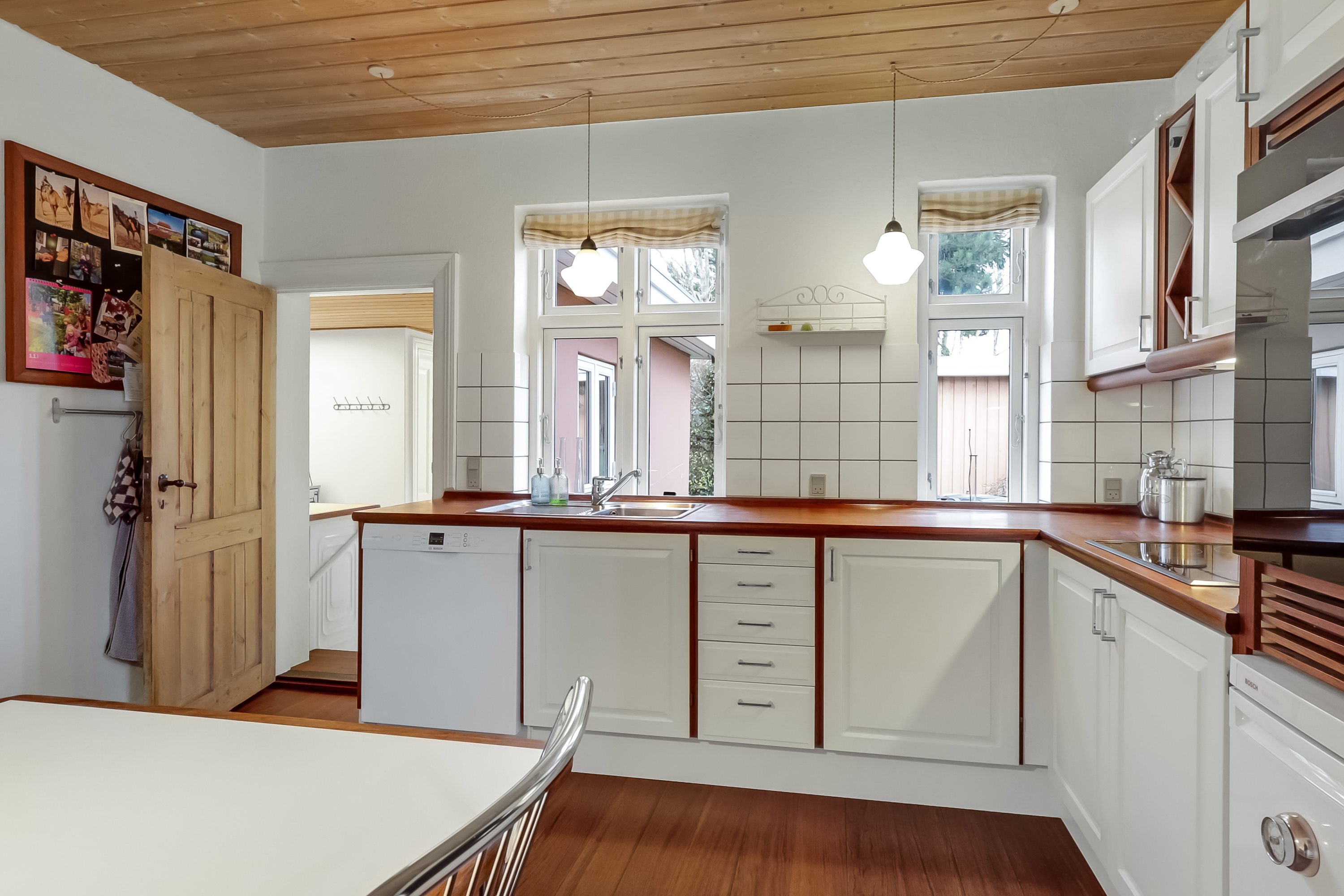 Fremhævet køkken billede i fuldskærmstilstand. Billede af Gammel Skårupvænge 23, 5700 Svendborg