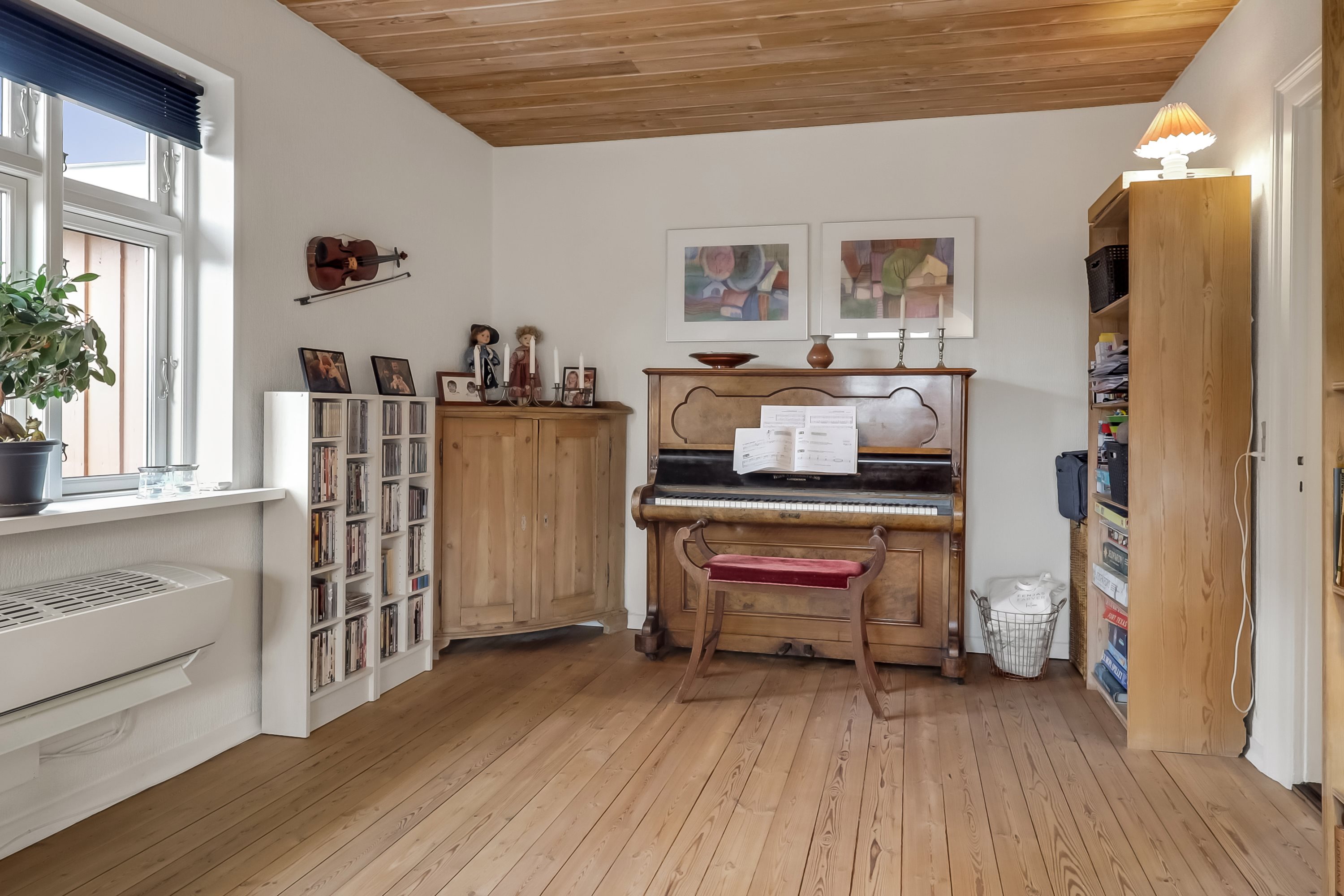 Fremhævet værelse billede i fuldskærmstilstand. Billede af Gammel Skårupvænge 23, 5700 Svendborg