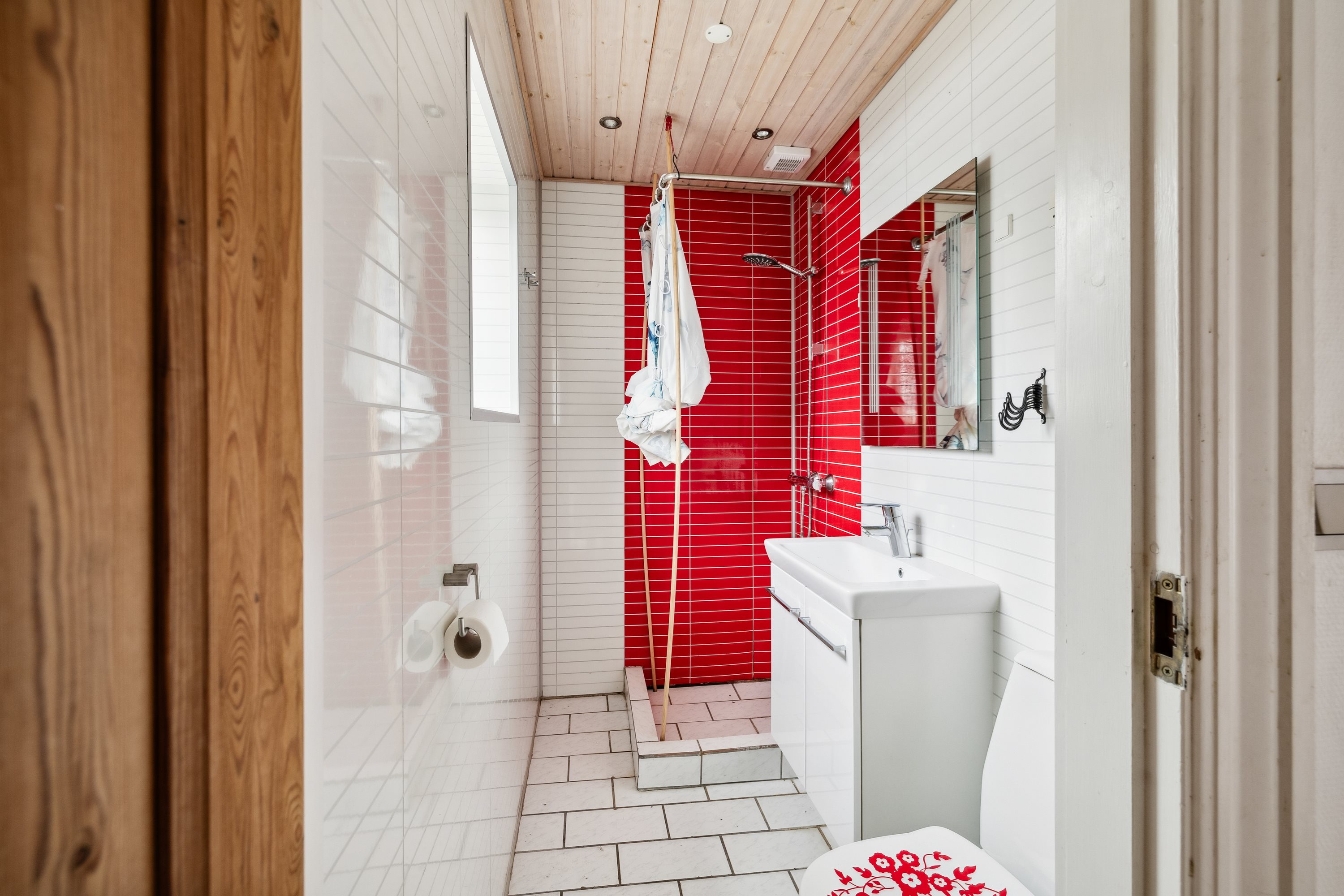 Fremhævet badeværelse billede i fuldskærmstilstand. Billede af Lilleskovvej 24, Tommerup St, 5690 Tommerup