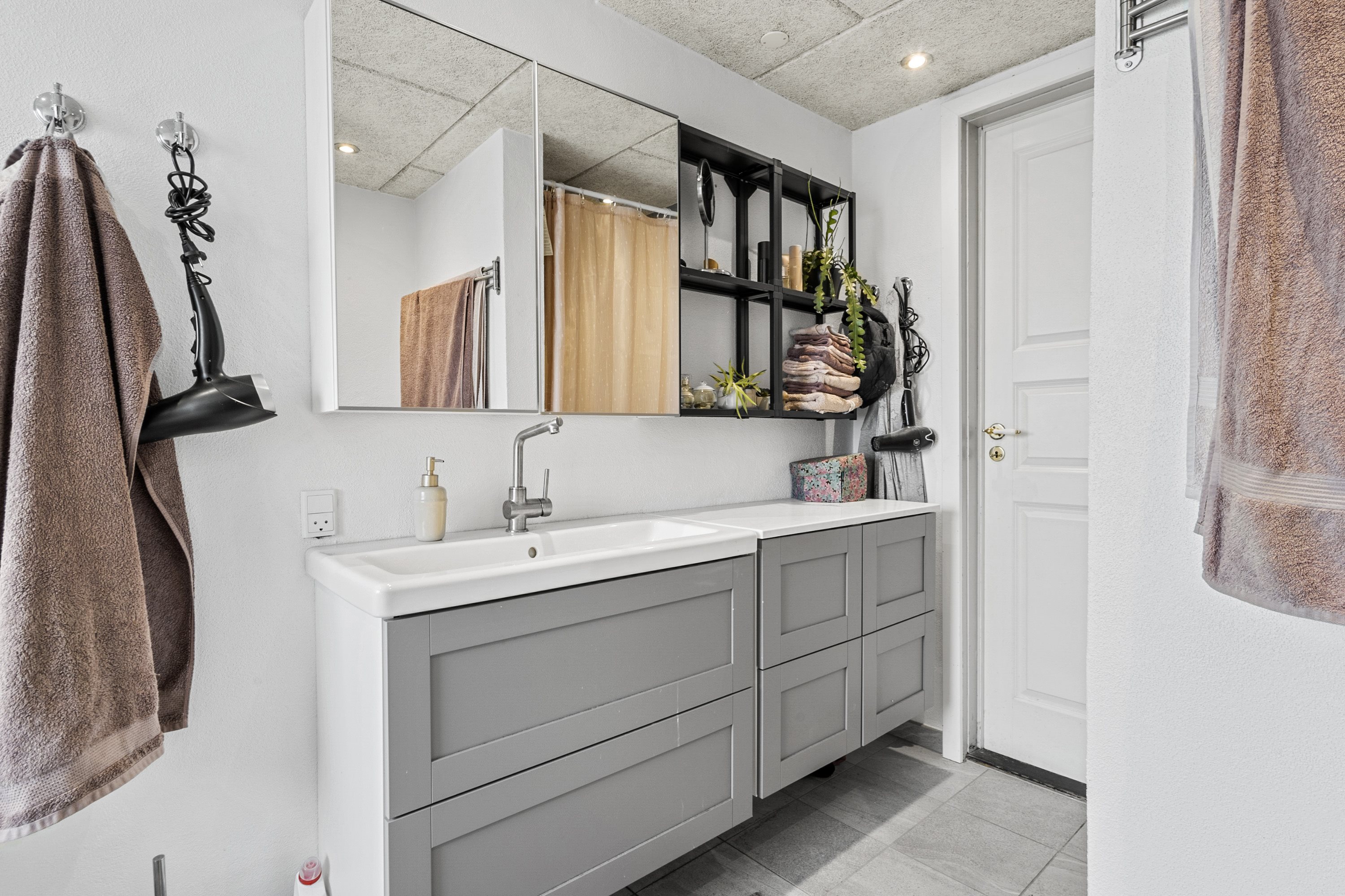 Fremhævet  billede i fuldskærmstilstand. Billede af Kaniavej 25, 6960 Hvide Sande