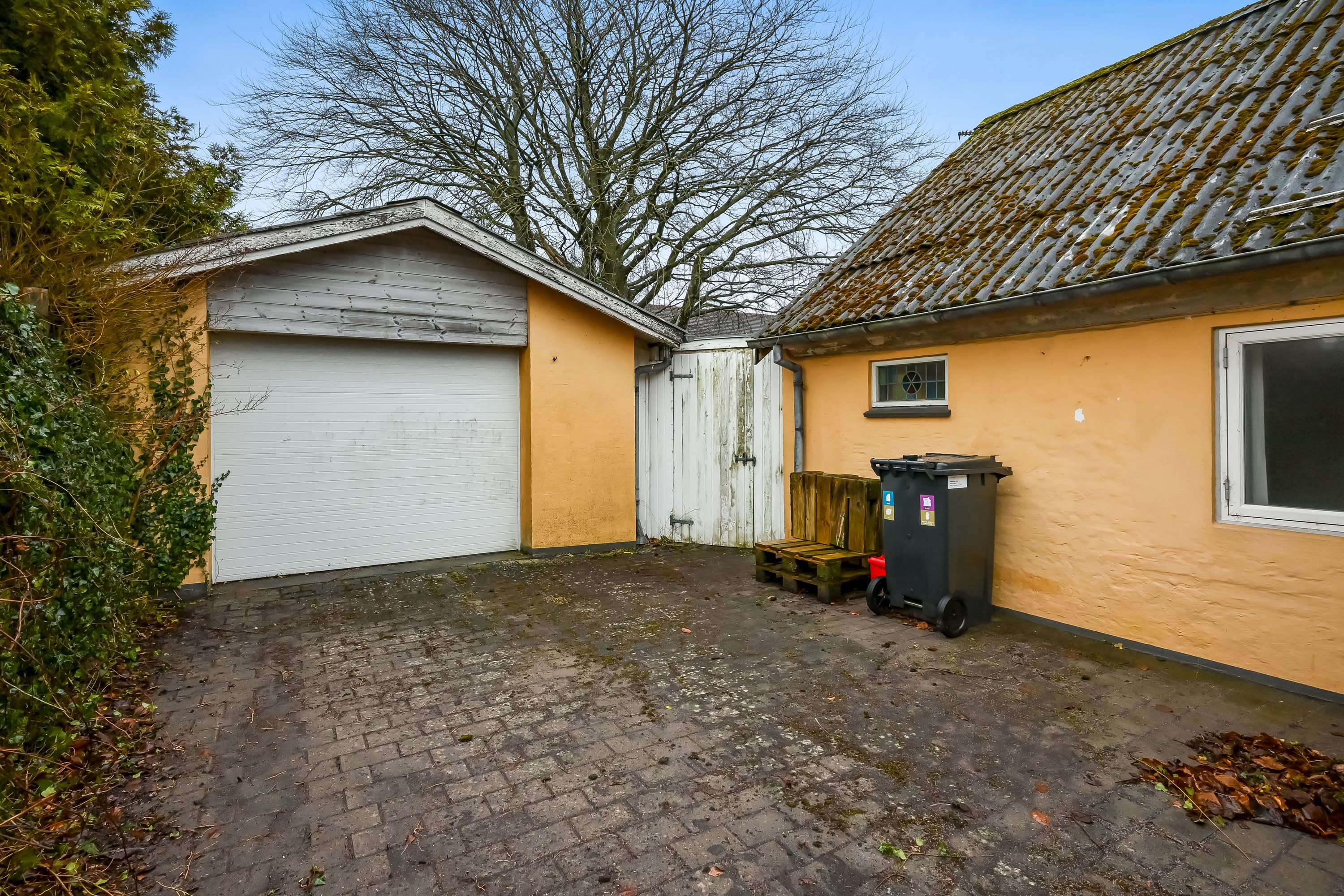 Fremhævet garage billede i fuldskærmstilstand. Billede af Struervej 106, 7500 Holstebro