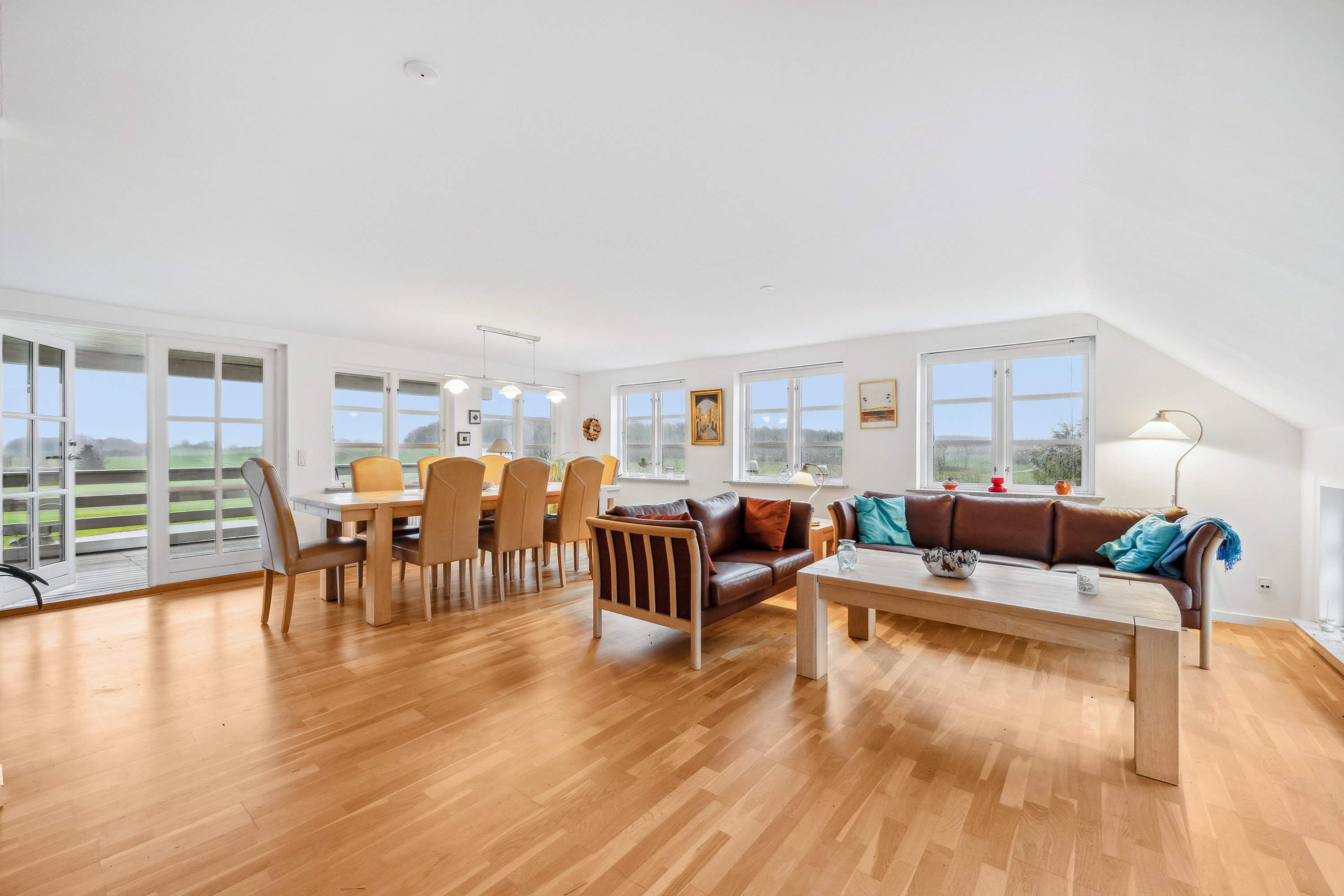 Fremhævet stue billede i fuldskærmstilstand. Billede af Topperne 7, Tjørnelunde, 4270 Høng