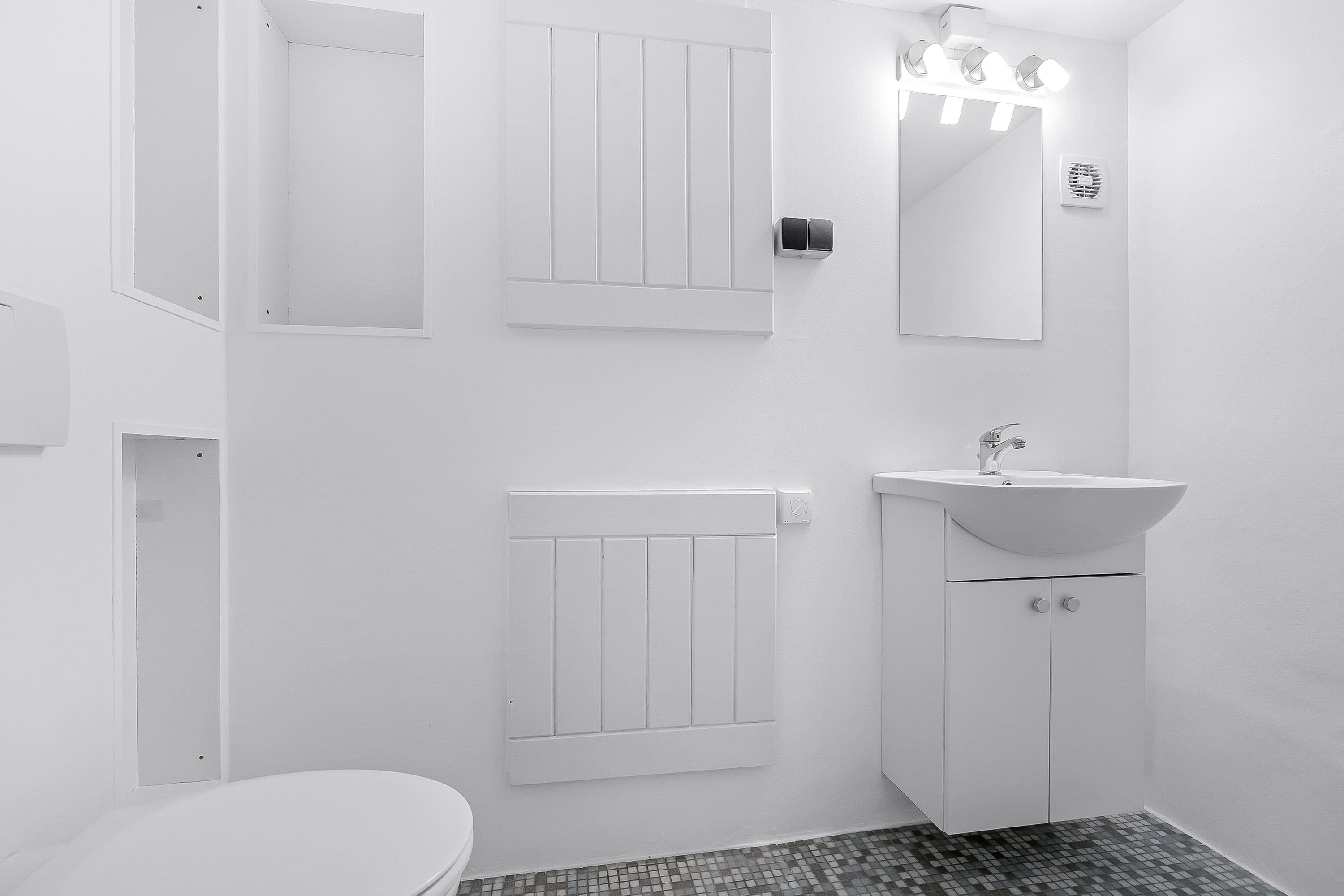 Fremhævet badeværelse billede i fuldskærmstilstand. Billede af Gl. Bjært 11, 6091 Bjert