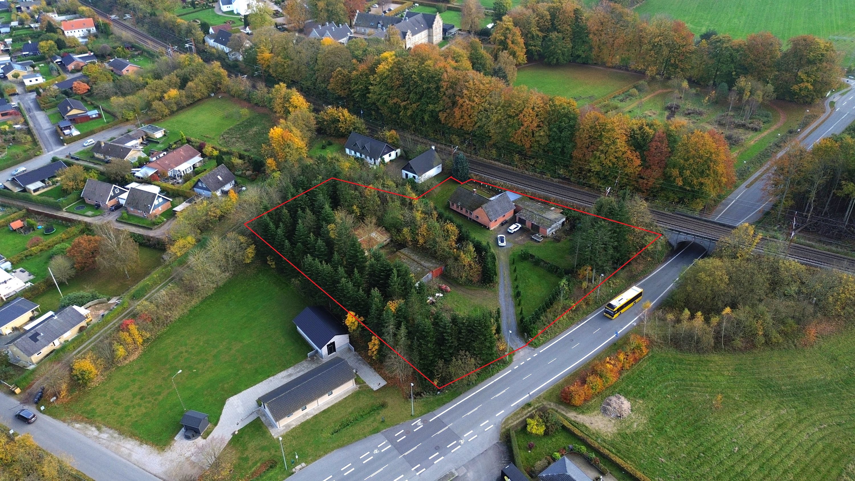 Fremhævet drone billede i fuldskærmstilstand. Billede af Egebjergvej 102, Hansted, 8700 Horsens