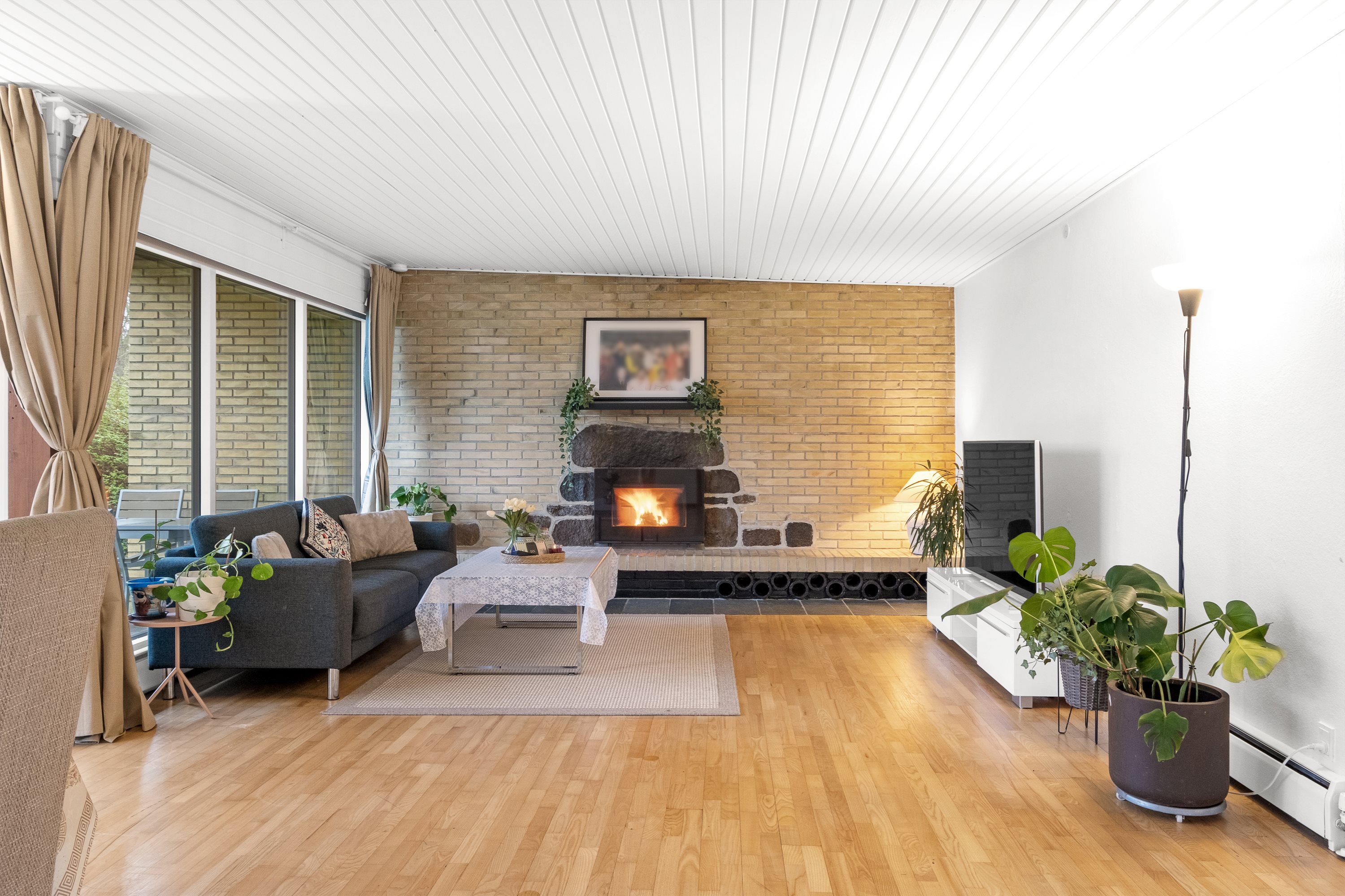 Fremhævet stue billede i fuldskærmstilstand. Billede af Mosevangen 3, 8520 Lystrup