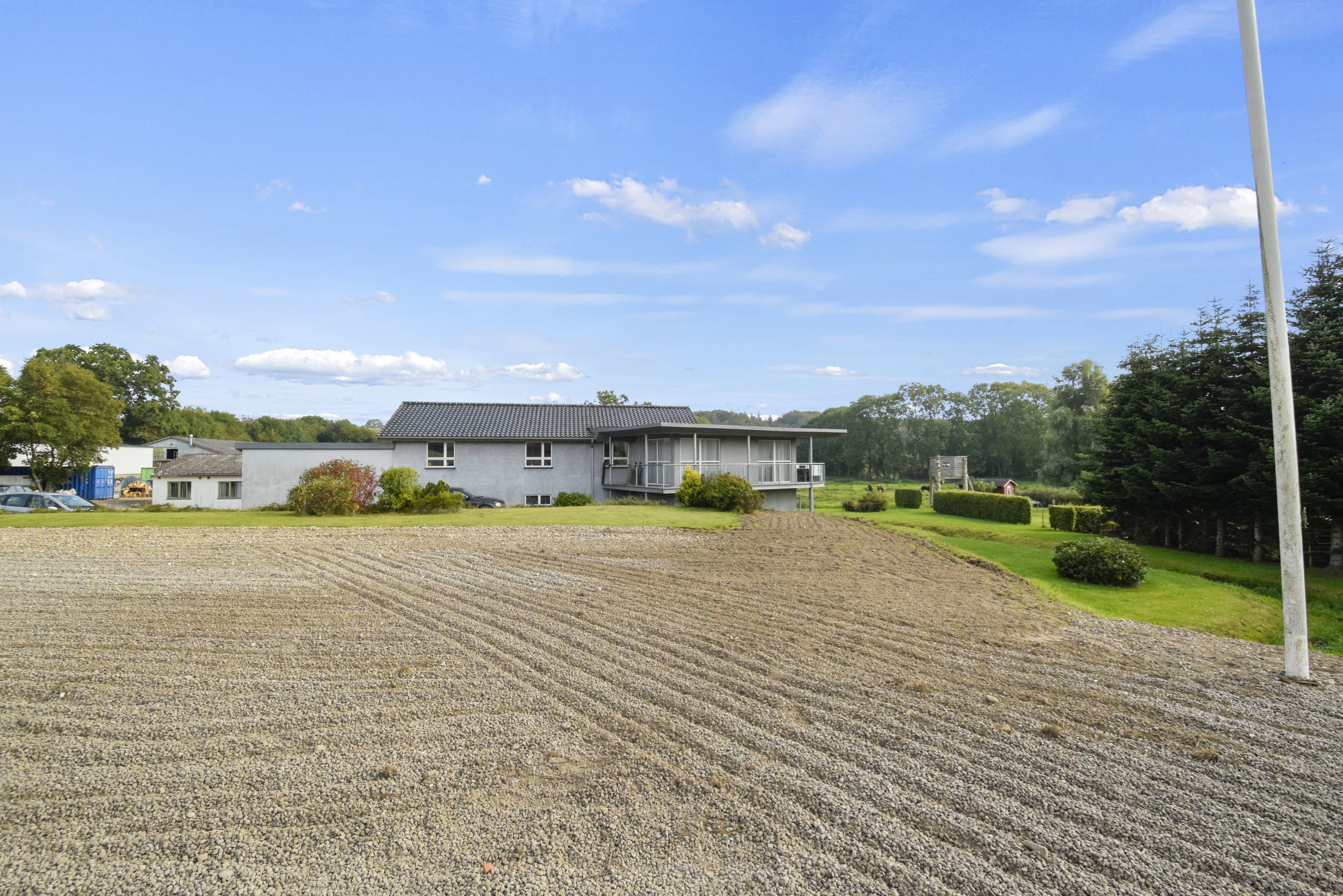 Miniaturebillede 2: ejendommen. Billede af Horsensvej 93 + 93B, Tebstrup, 8660 Skanderborg