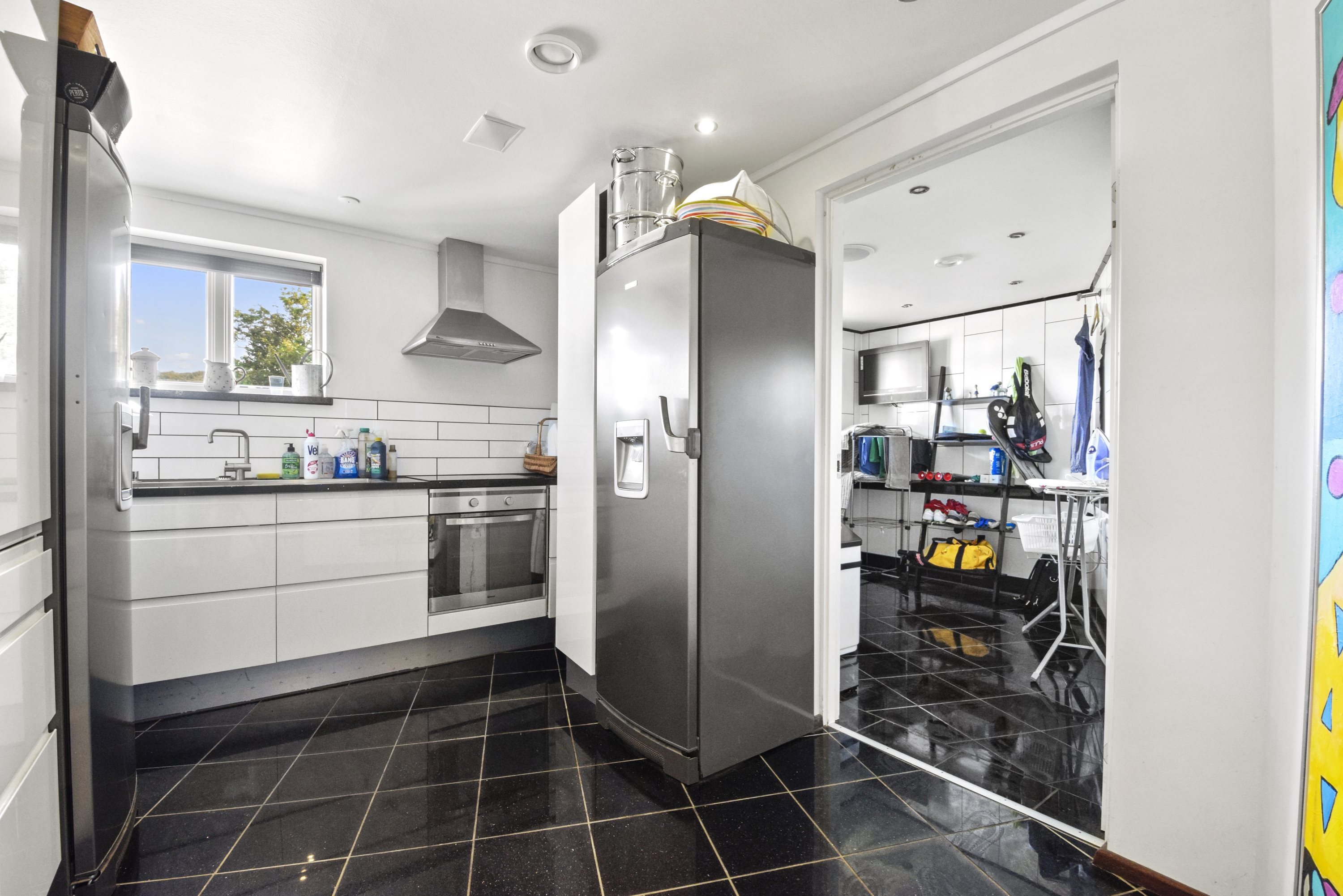 Fremhævet køkken billede i fuldskærmstilstand. Billede af Horsensvej 93 + 93B, Tebstrup, 8660 Skanderborg