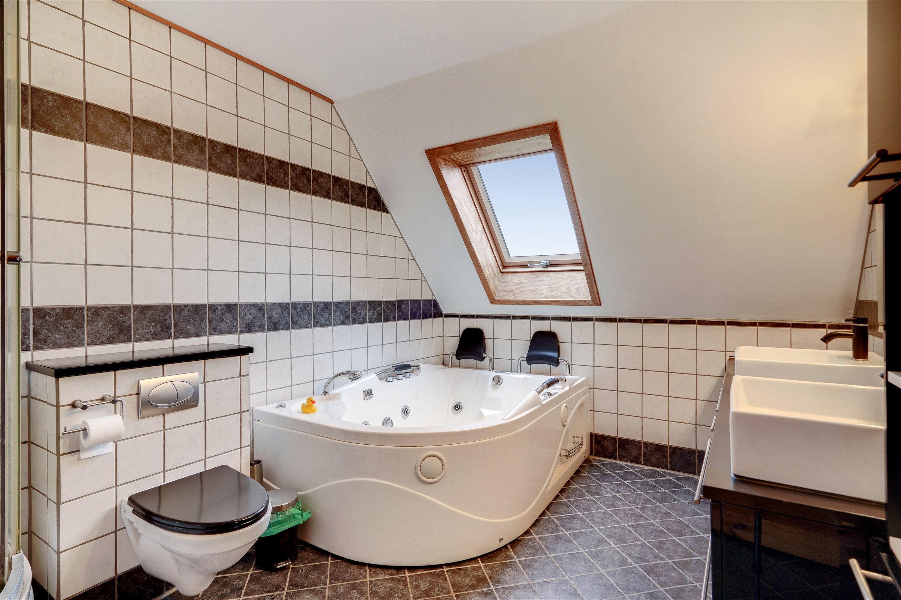 Fremhævet badeværelse billede i fuldskærmstilstand. Billede af Allerupvej 21, Sneum, 6731 Tjæreborg