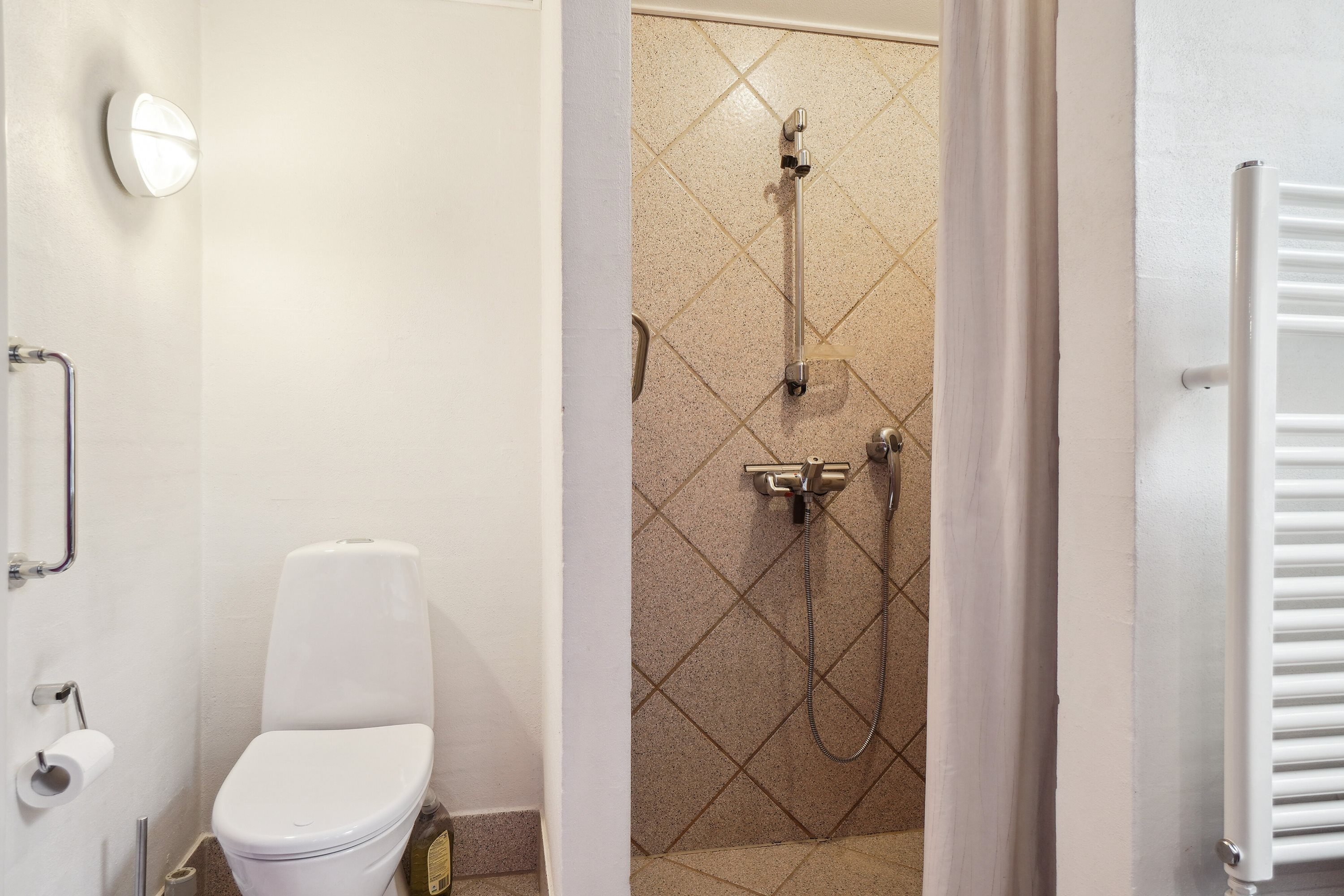 Fremhævet badeværelse billede i fuldskærmstilstand. Billede af Rørkærvej 73, 8722 Hedensted