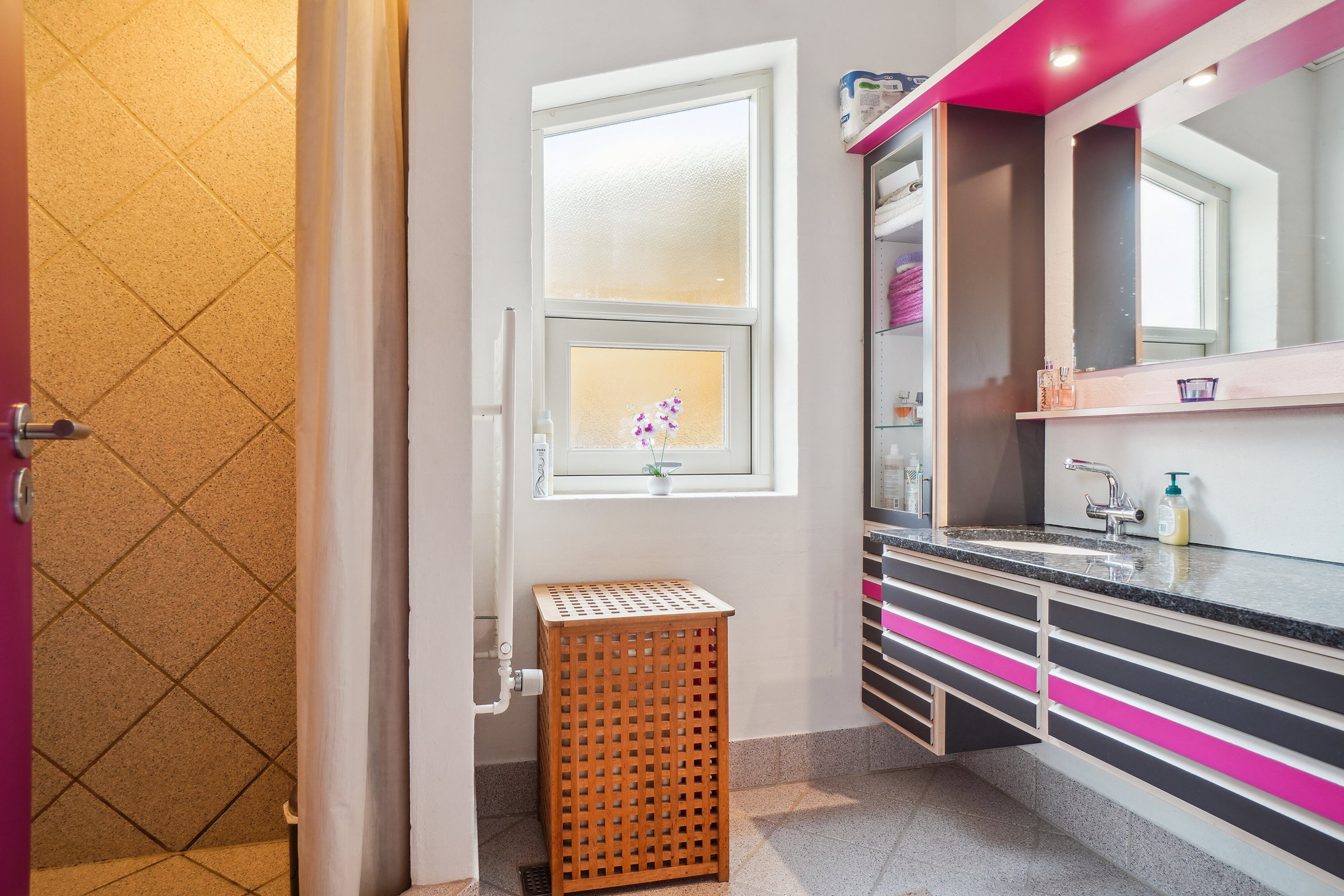 Fremhævet badeværelse billede i fuldskærmstilstand. Billede af Rørkærvej 73, 8722 Hedensted