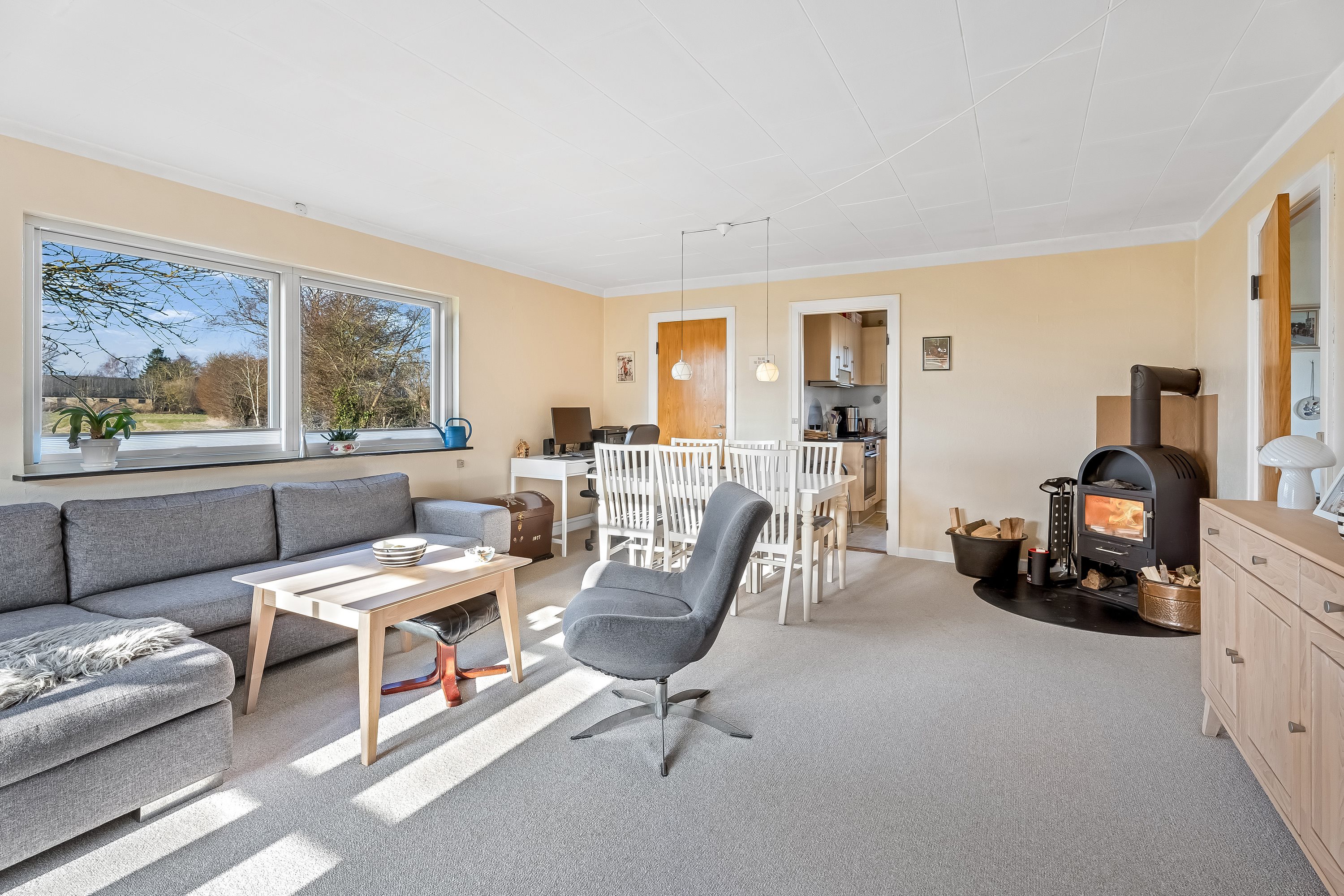 Fremhævet stue billede i fuldskærmstilstand. Billede af Simonshovedvej 11, 4920 Søllested