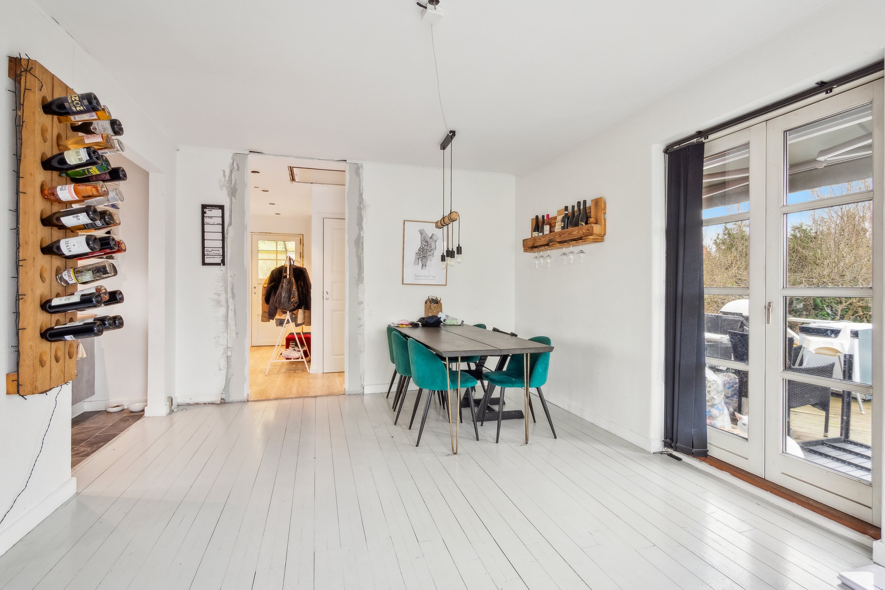 Fremhævet stue billede i fuldskærmstilstand. Billede af Sjælstoftevej 3, 2730 Herlev