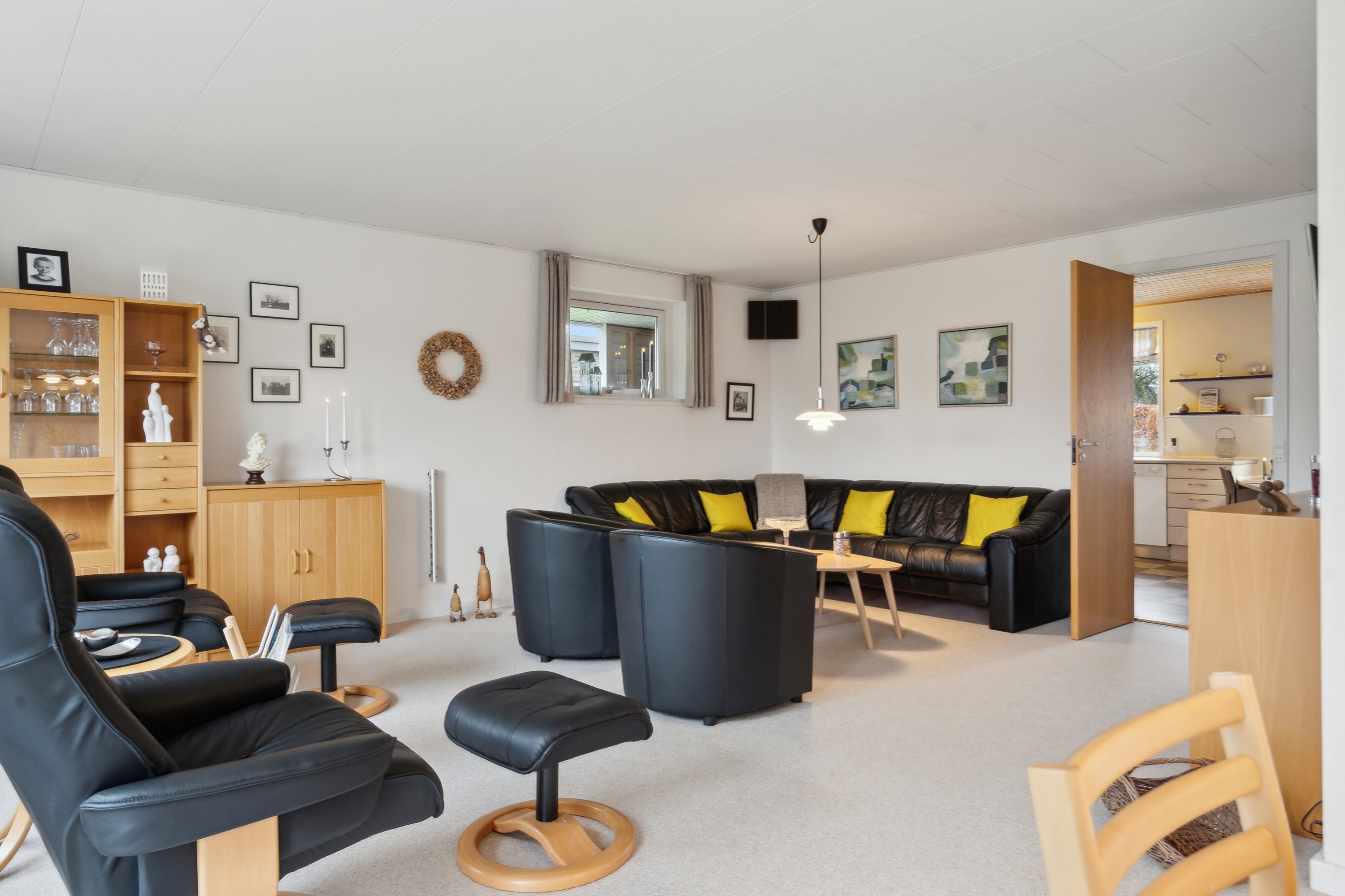 Fremhævet stue billede i fuldskærmstilstand. Billede af Aftensang 14, 6040 Egtved