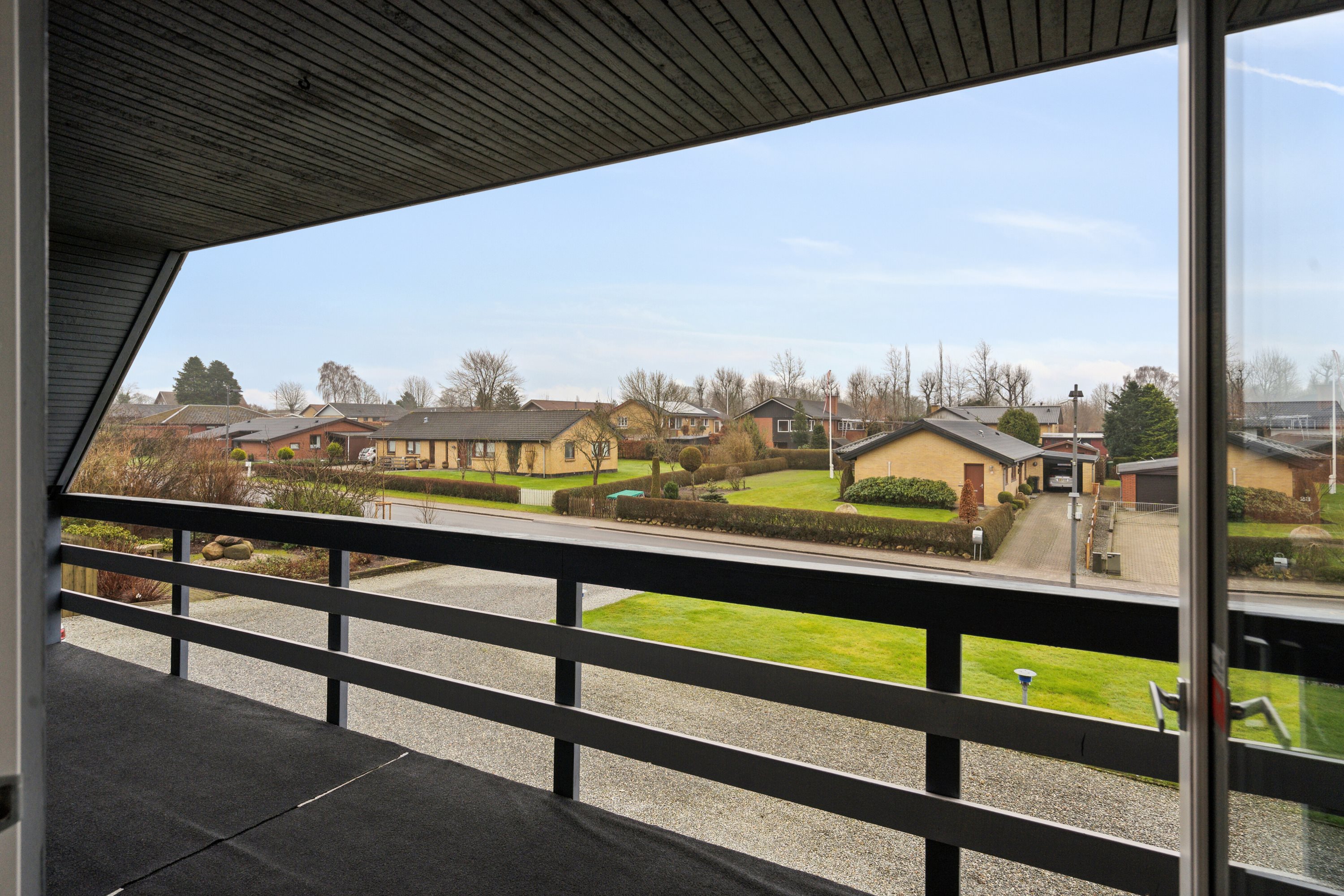 Fremhævet altan billede i fuldskærmstilstand. Billede af Aftensang 14, 6040 Egtved