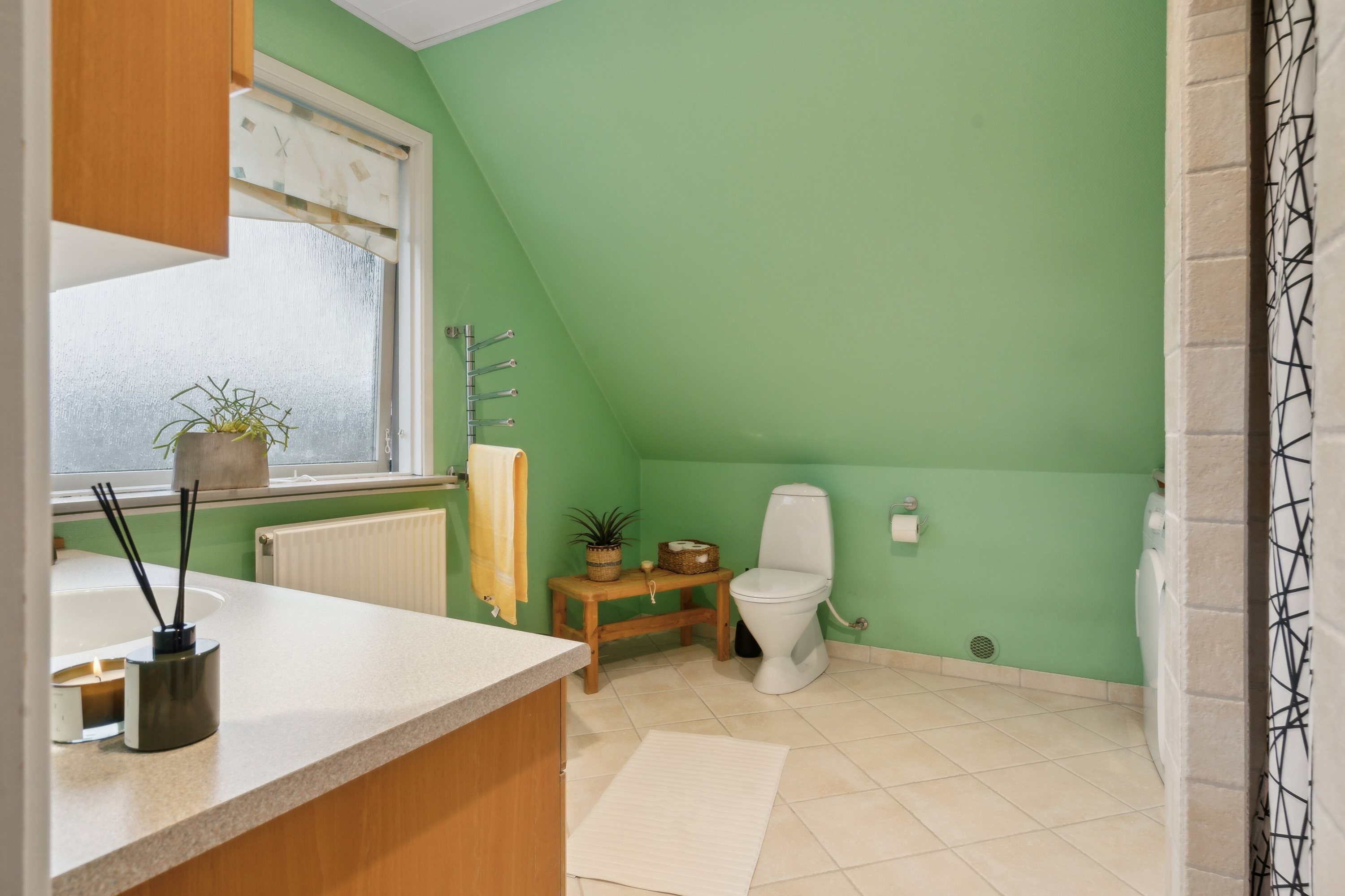 Fremhævet badeværelse billede i fuldskærmstilstand. Billede af Aftensang 14, 6040 Egtved