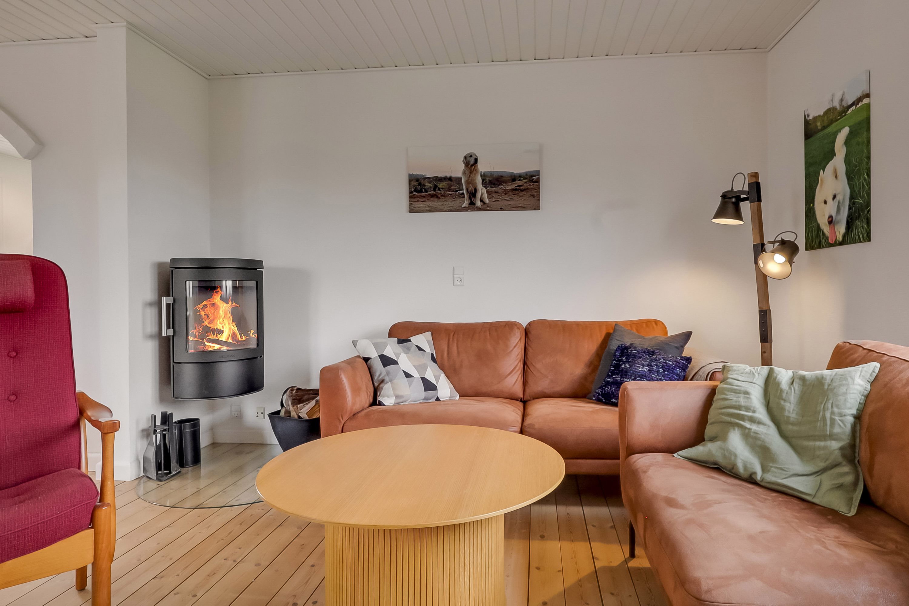 Fremhævet stue billede i fuldskærmstilstand. Billede af Vængevej 2, 5771 Stenstrup