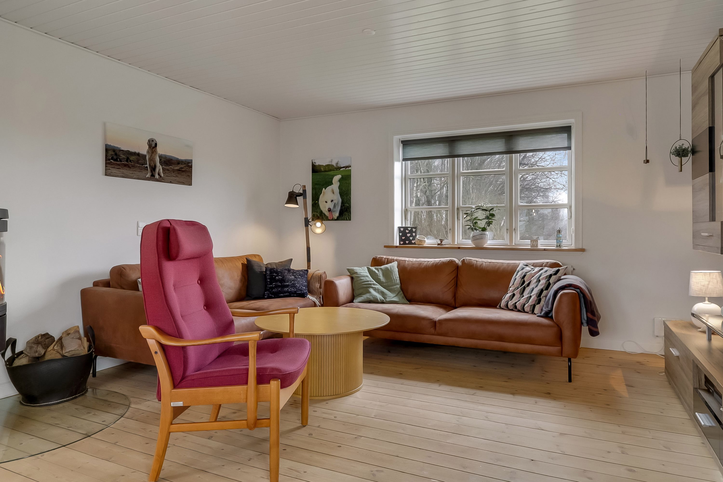 Fremhævet stue billede i fuldskærmstilstand. Billede af Vængevej 2, 5771 Stenstrup