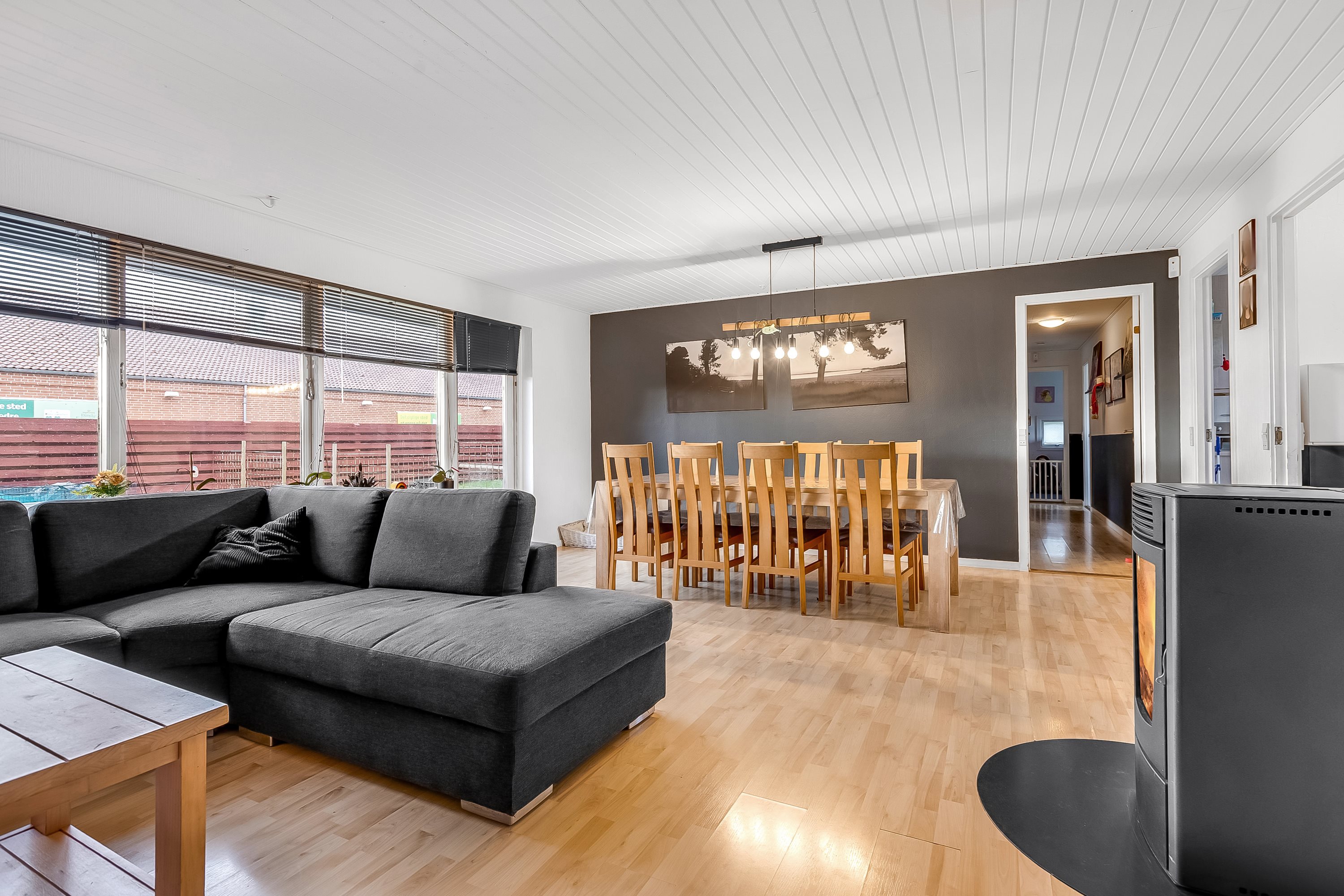 Fremhævet stue billede i fuldskærmstilstand. Billede af Torvet 9, Ubby, 4490 Jerslev Sjælland