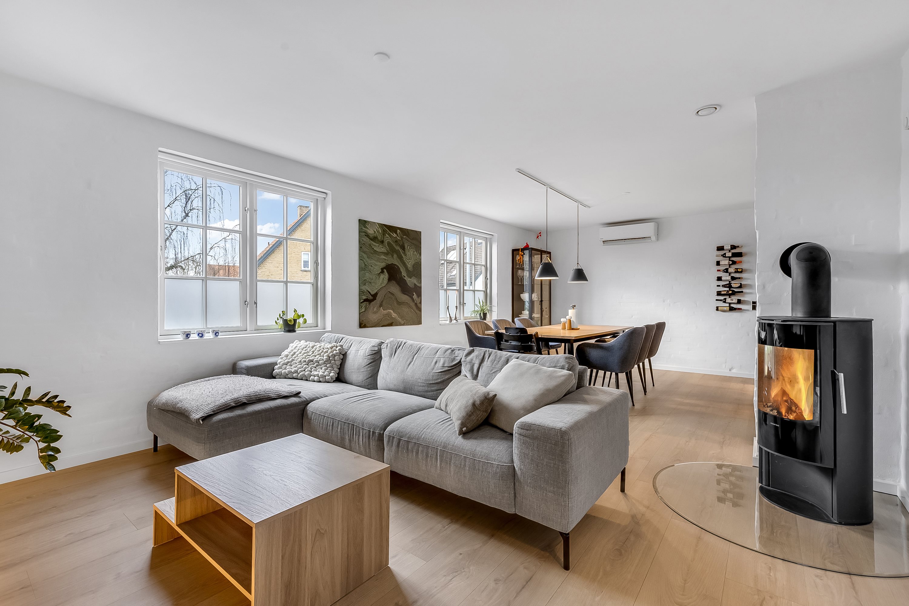 Fremhævet stue billede i fuldskærmstilstand. Billede af Rosenkildevej 34, 4200 Slagelse