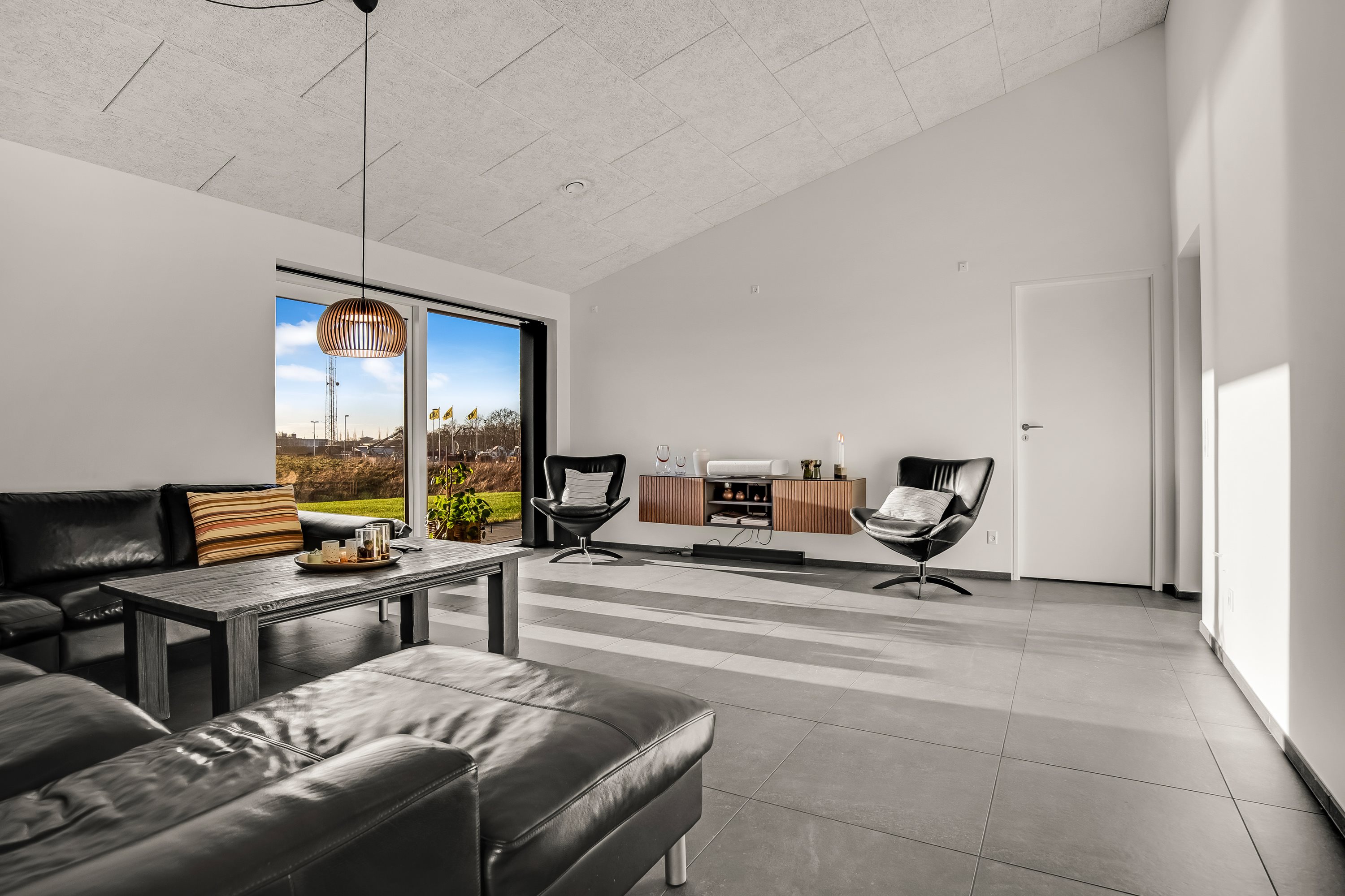 Fremhævet stue billede i fuldskærmstilstand. Billede af Nørlundvej 27, 7500 Holstebro