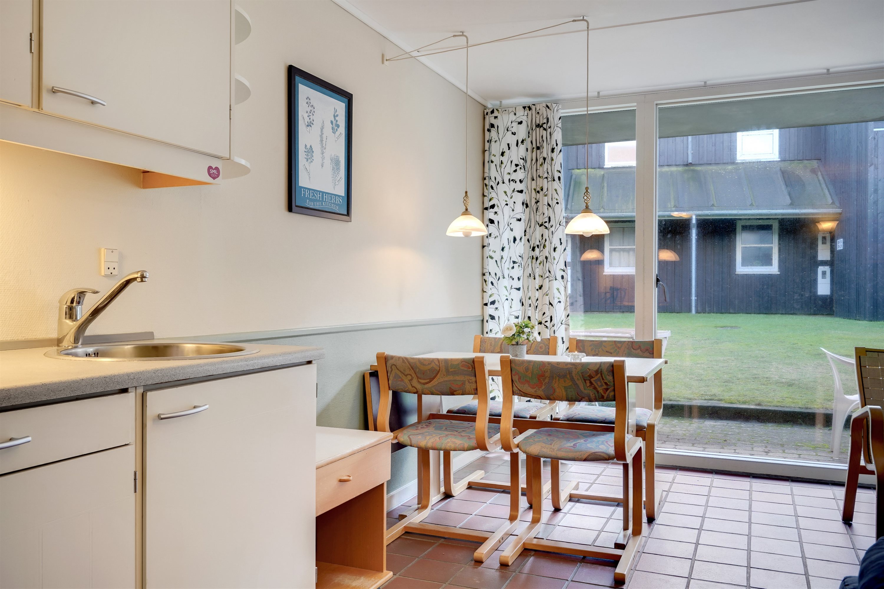 Fremhævet køkken billede i fuldskærmstilstand. Billede af Golfvejen 2A, st.. 218., Fanø Bad, 6720 Fanø