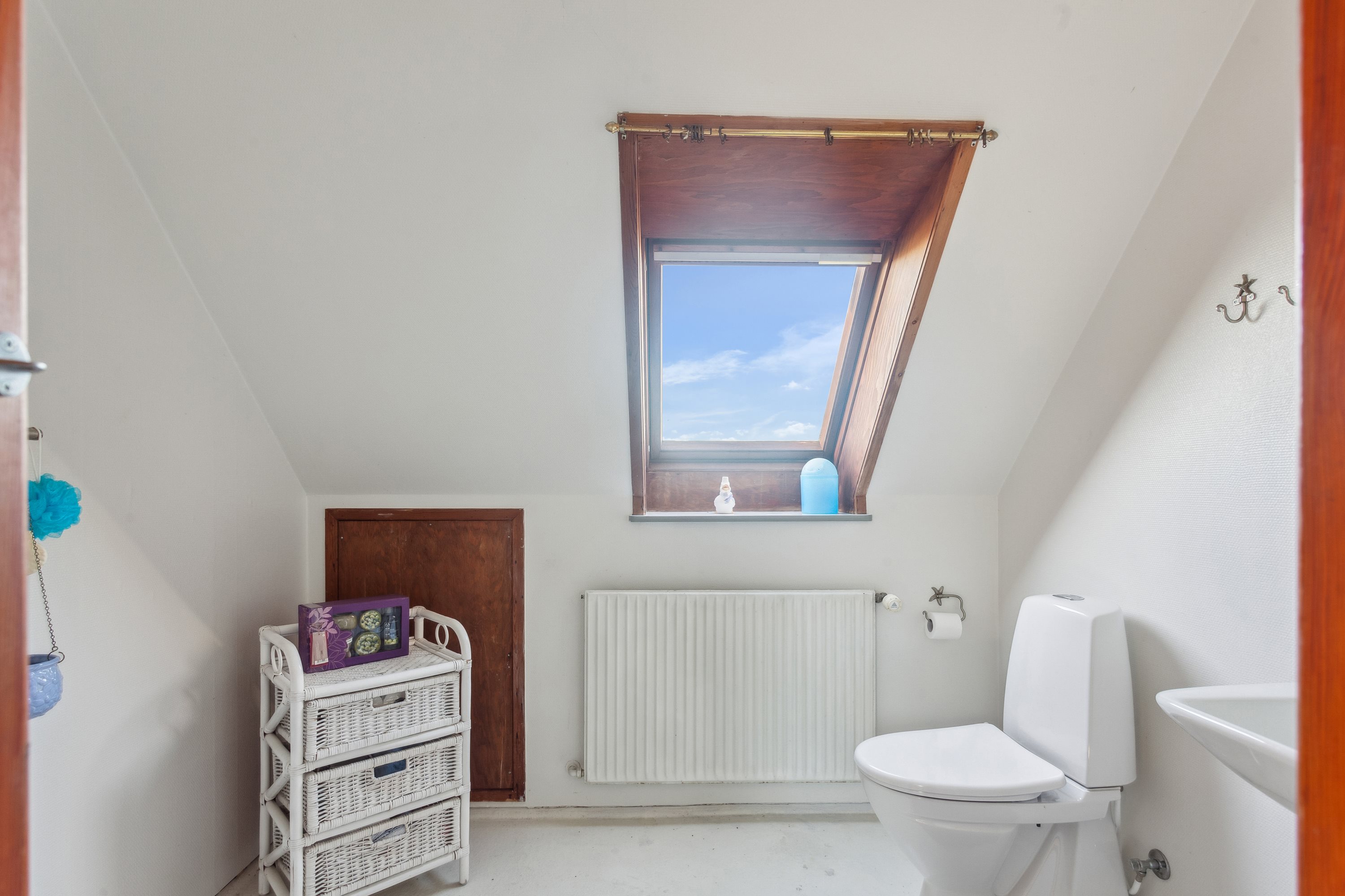 Fremhævet badeværelse billede i fuldskærmstilstand. Billede af Rylevej 1, Østerby Havn, 9940 Læsø