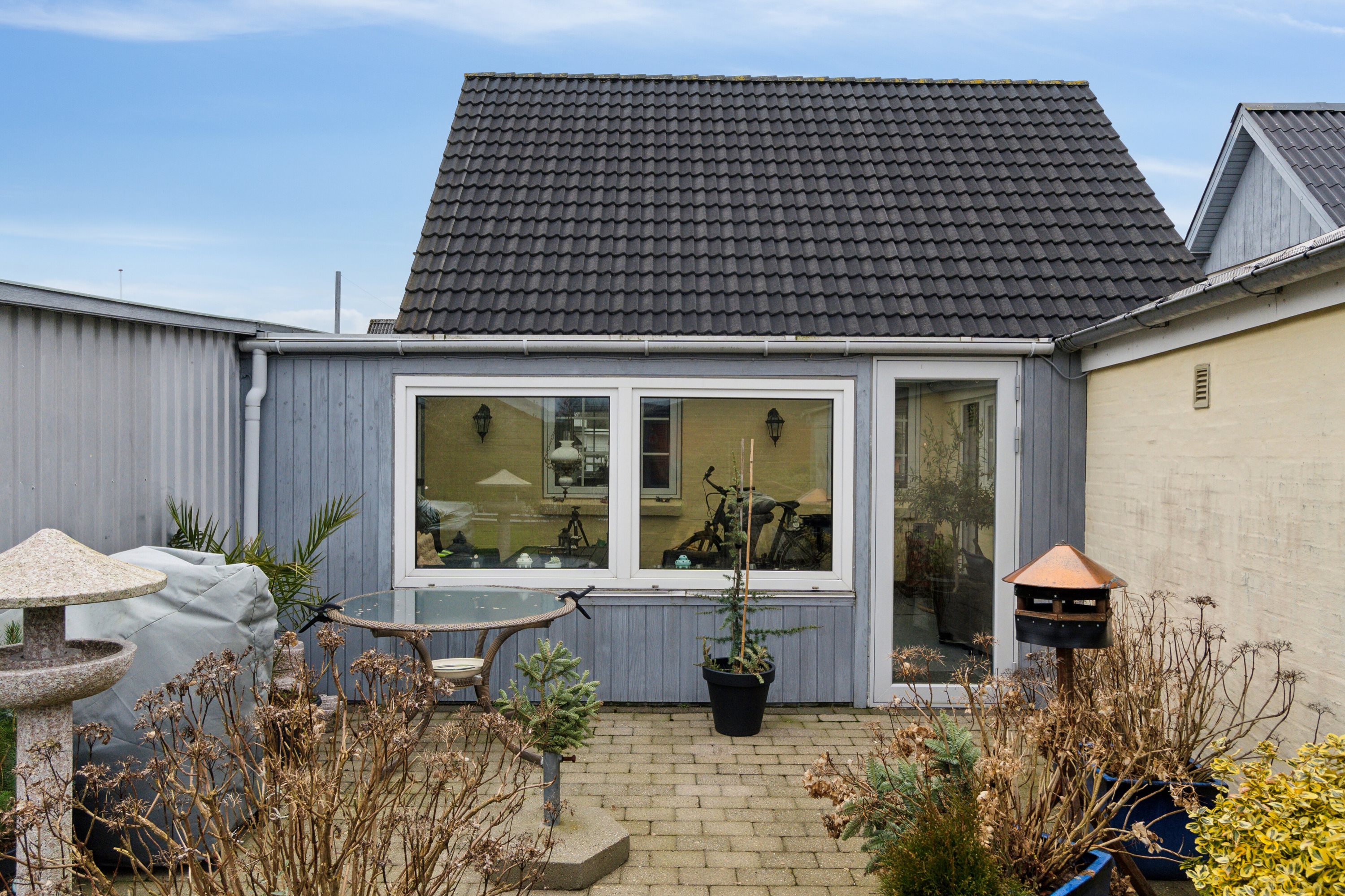 Fremhævet set fra haven billede i fuldskærmstilstand. Billede af Hovedgaden 111, 7752 Snedsted