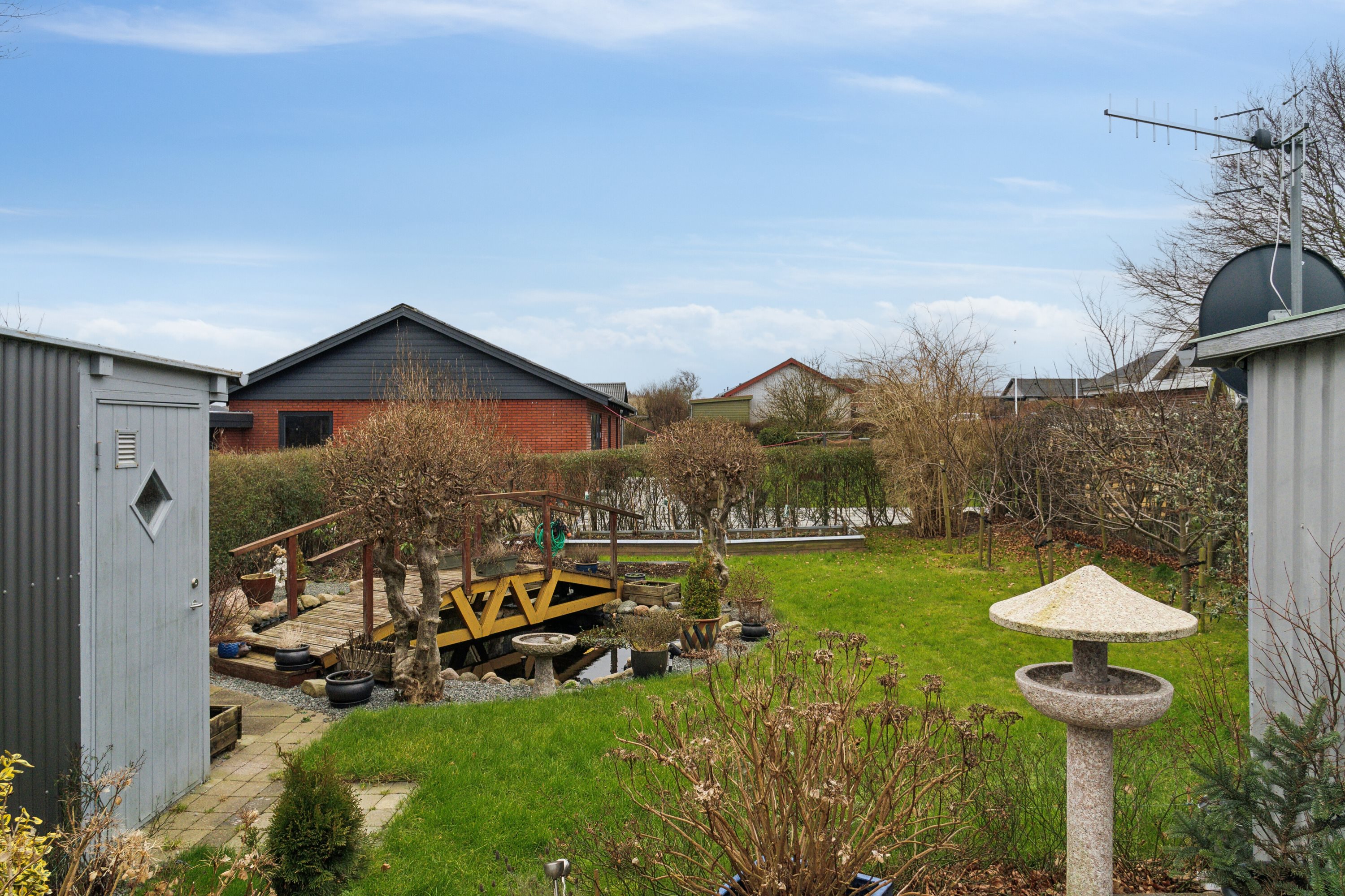 Fremhævet udendørs billede i fuldskærmstilstand. Billede af Hovedgaden 111, 7752 Snedsted