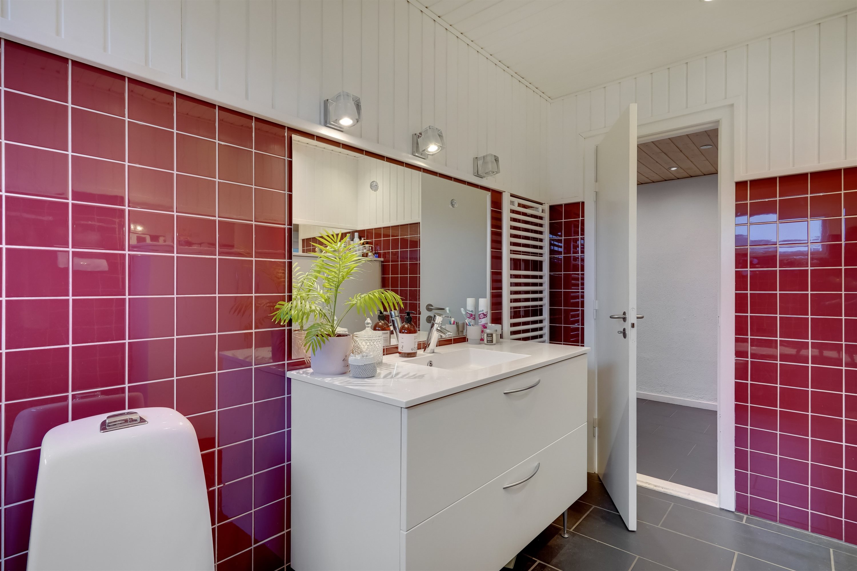 Fremhævet badeværelse billede i fuldskærmstilstand. Billede af Ålykken 7, 6710 Esbjerg V