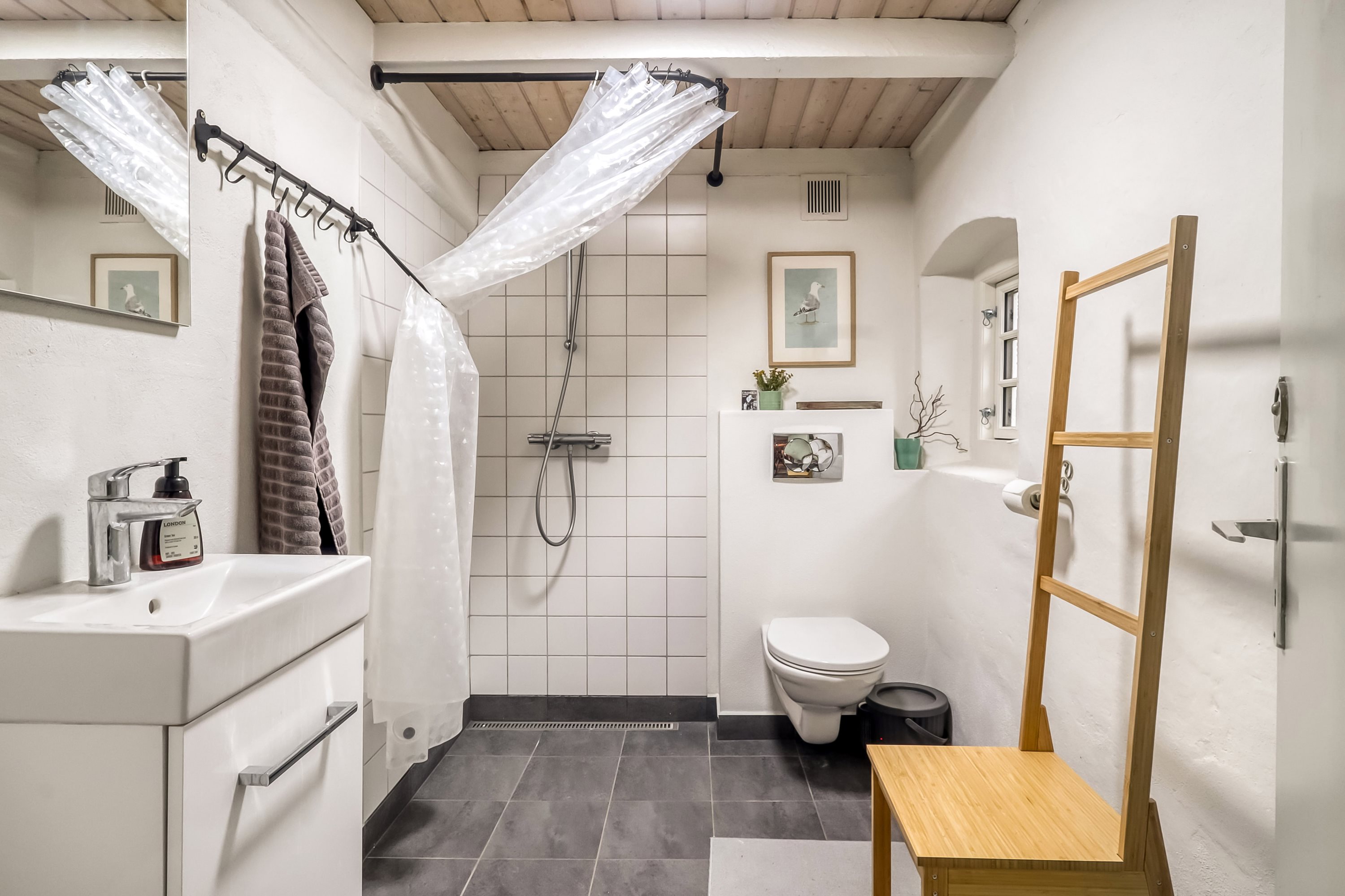 Fremhævet badeværelse billede i fuldskærmstilstand. Billede af Klavsebøllevej 18, Klavsebølle, 5953 Tranekær