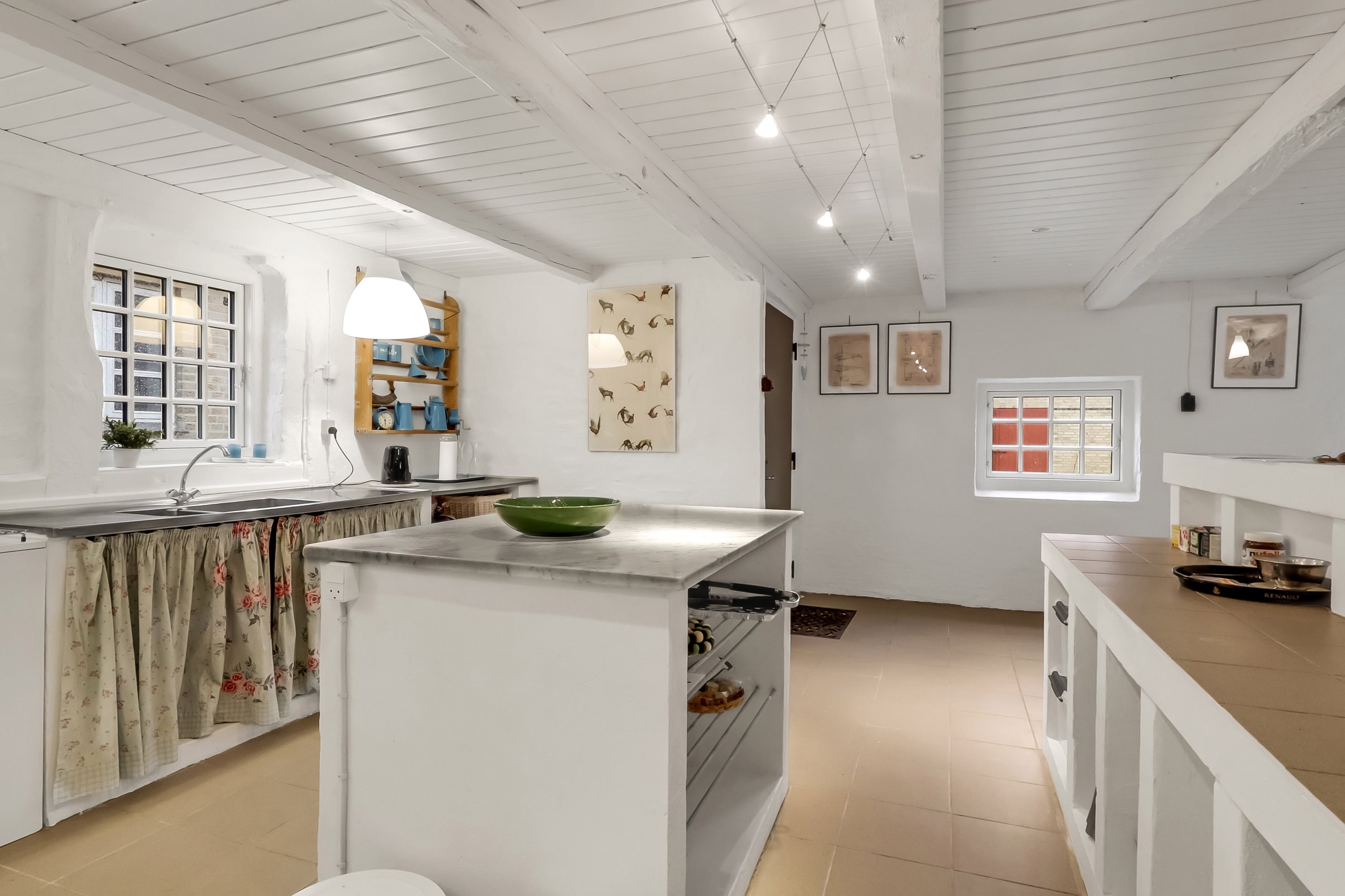 Fremhævet køkken billede i fuldskærmstilstand. Billede af Klavsebøllevej 18, Klavsebølle, 5953 Tranekær