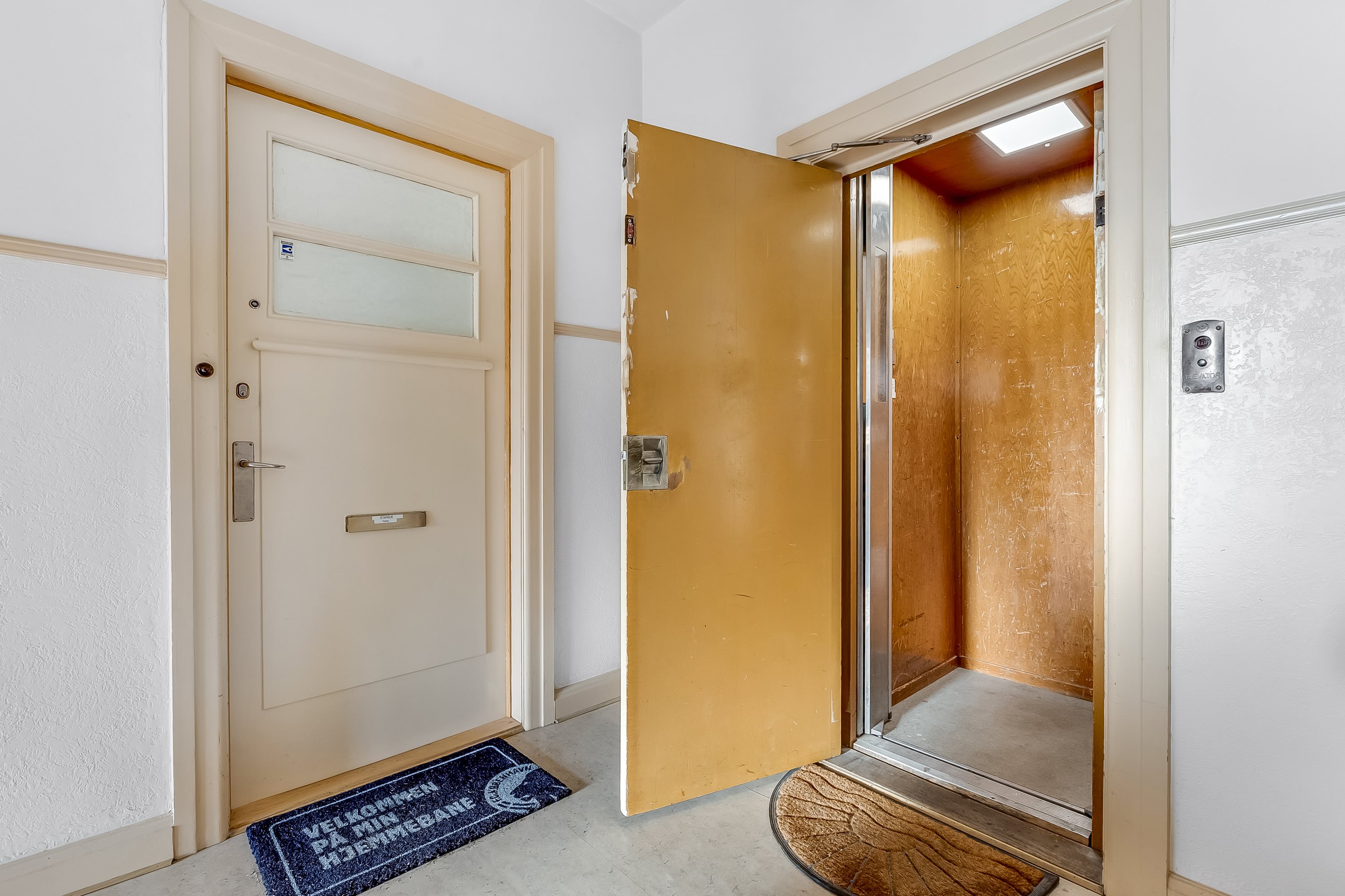 Fremhævet opgang billede i fuldskærmstilstand. Billede af Bredegade 4, 3. tv., 4200 Slagelse