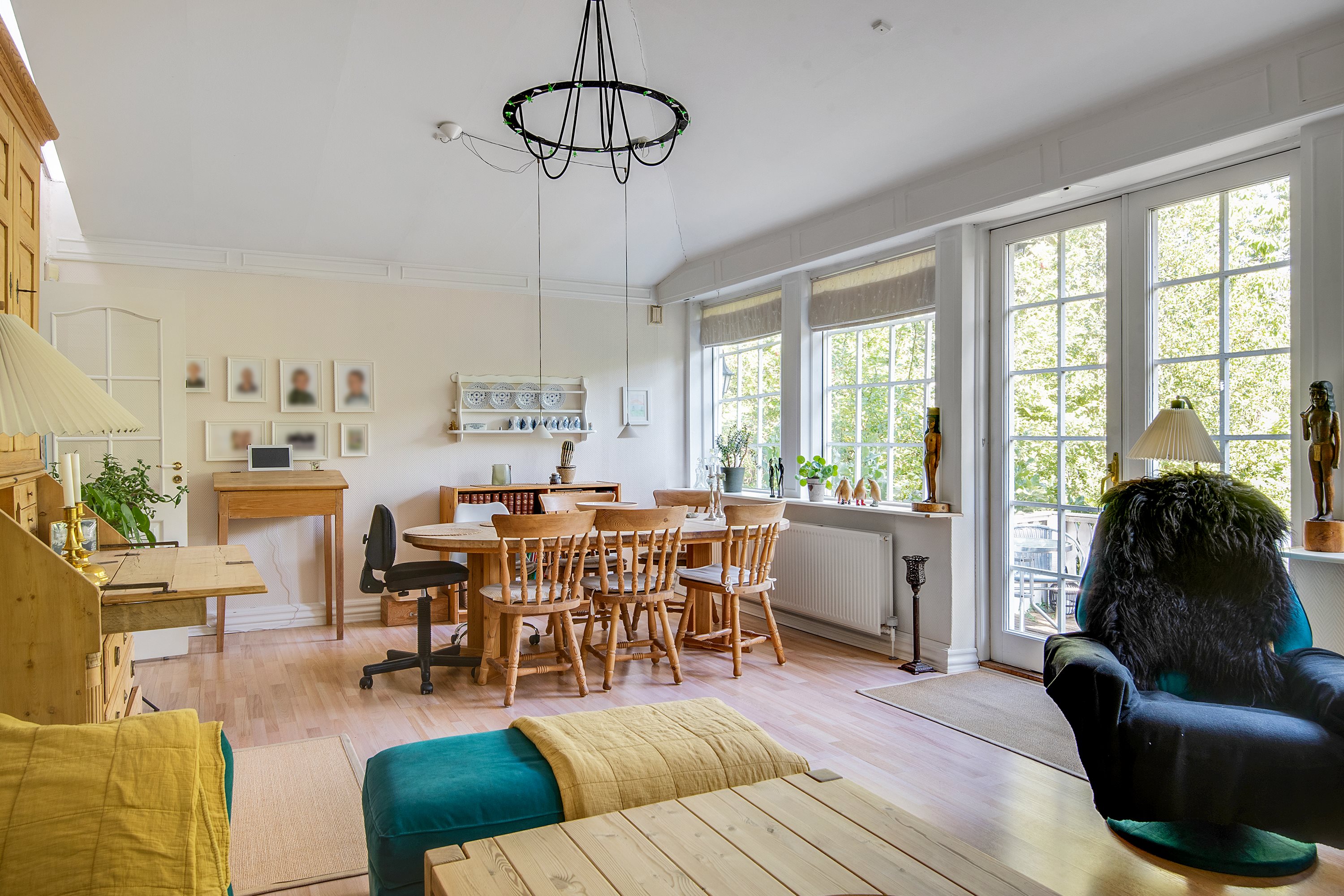 Fremhævet stue billede i fuldskærmstilstand. Billede af Odensevej 1, Hjallese, 5260 Odense S