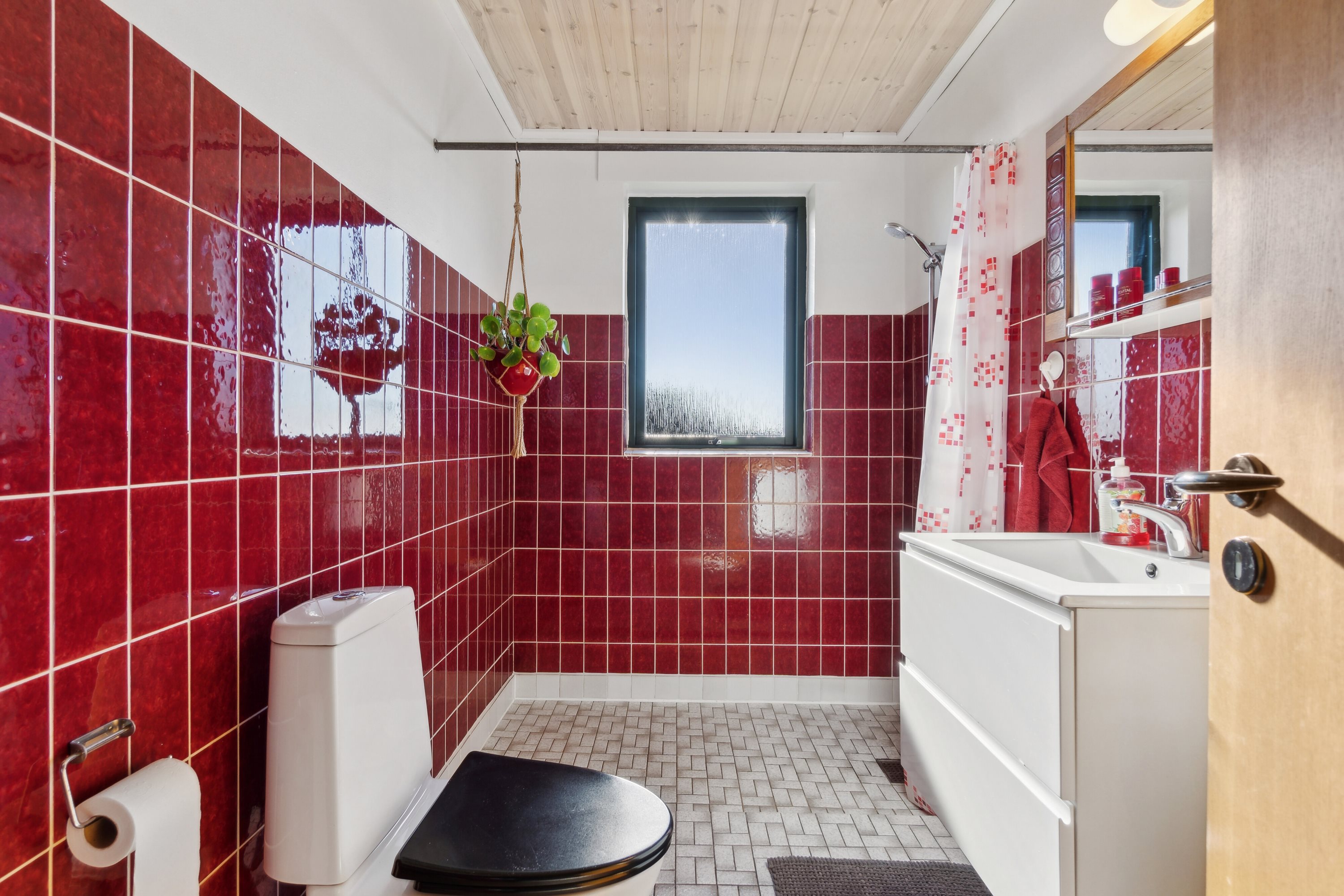 Fremhævet badeværelse billede i fuldskærmstilstand. Billede af Over Reese 9, Skyum, 7752 Snedsted