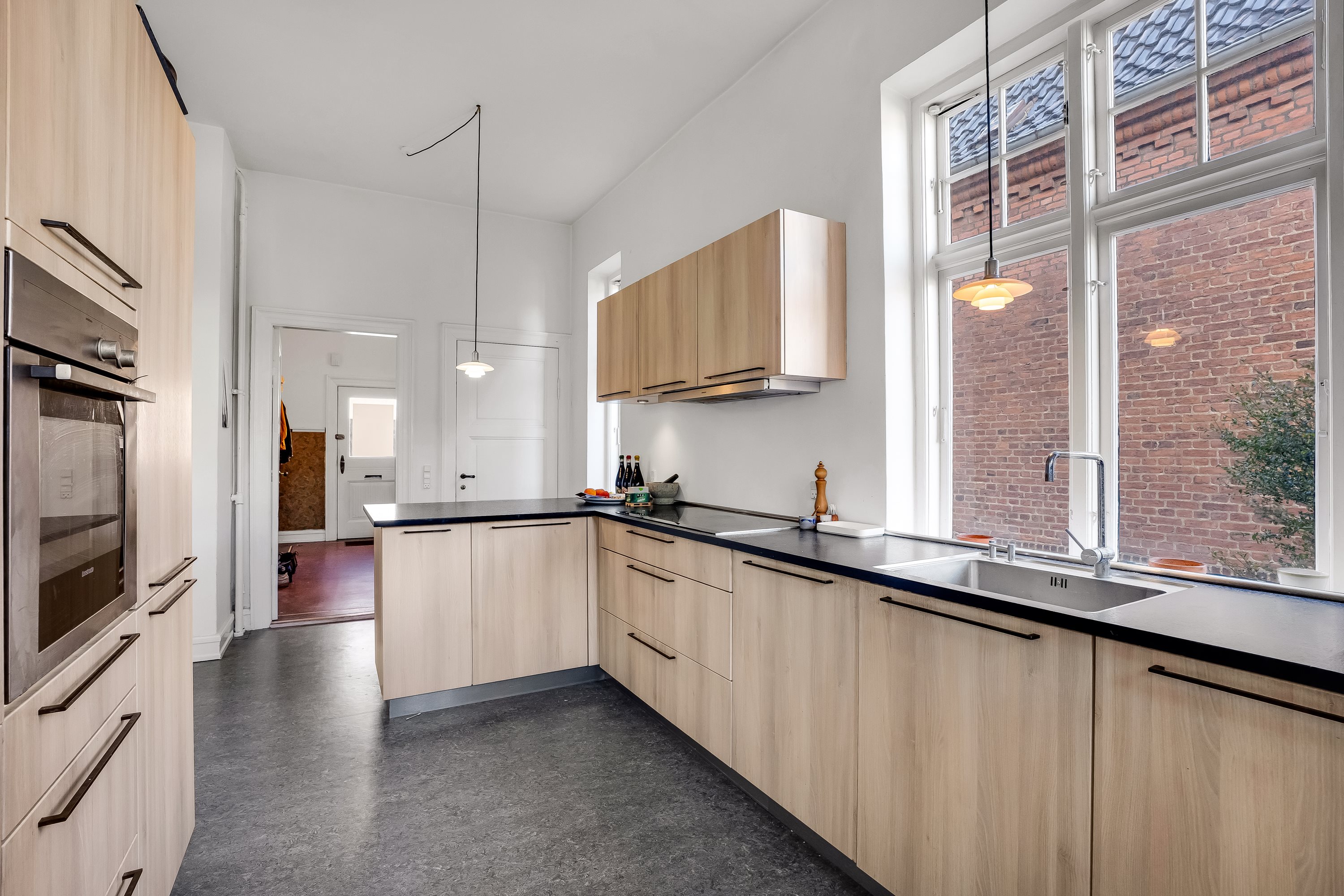 Fremhævet køkken billede i fuldskærmstilstand. Billede af Kongensgade 26, 4800 Nykøbing F