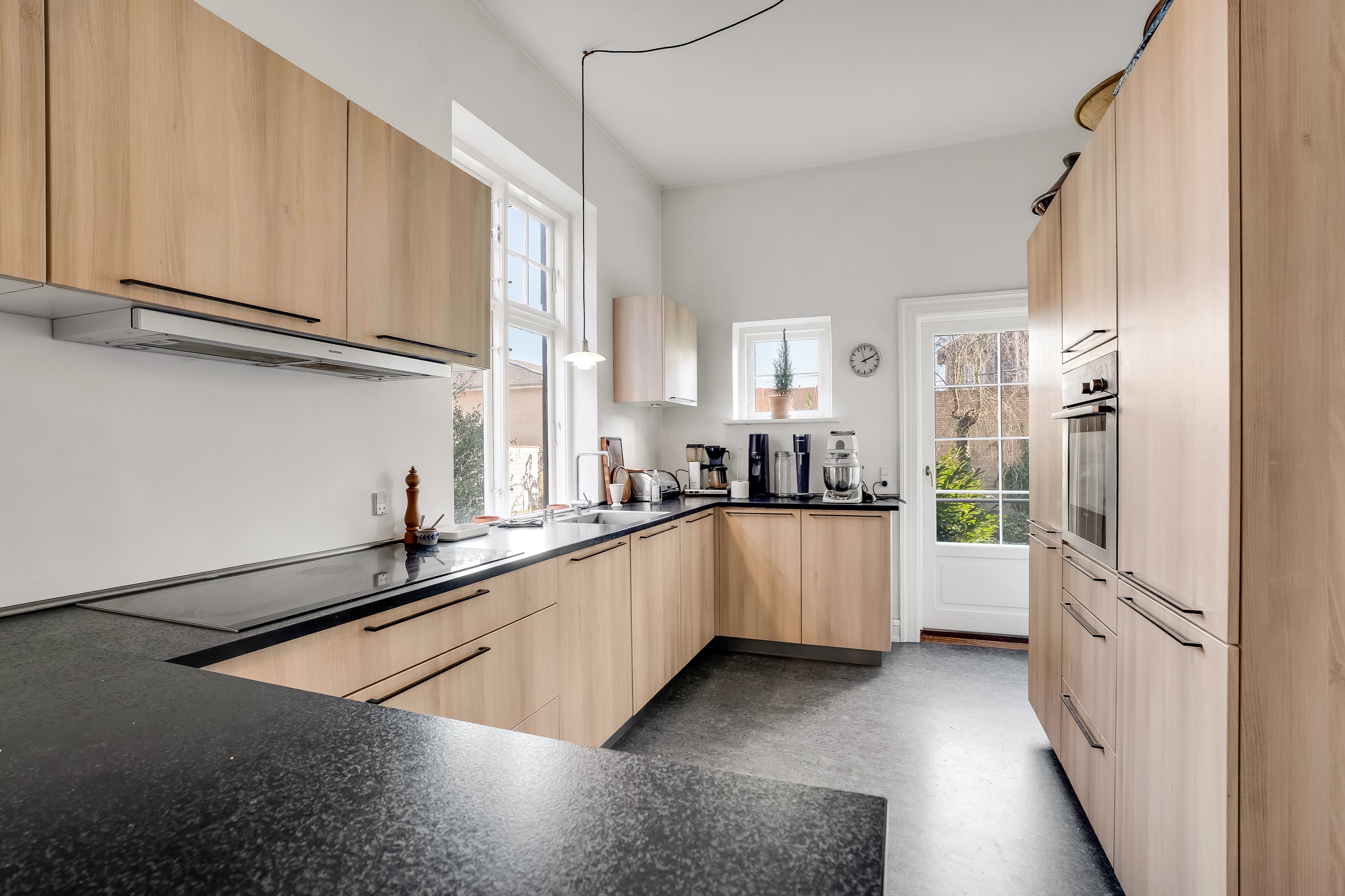 Fremhævet køkken billede i fuldskærmstilstand. Billede af Kongensgade 26, 4800 Nykøbing F