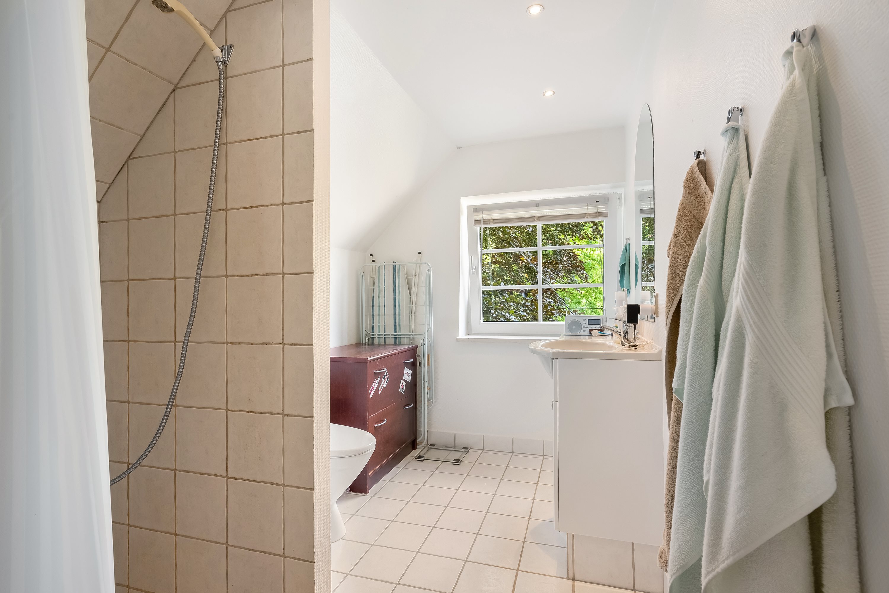 Fremhævet badeværelse billede i fuldskærmstilstand. Billede af Langgade 48, 7550 Sørvad