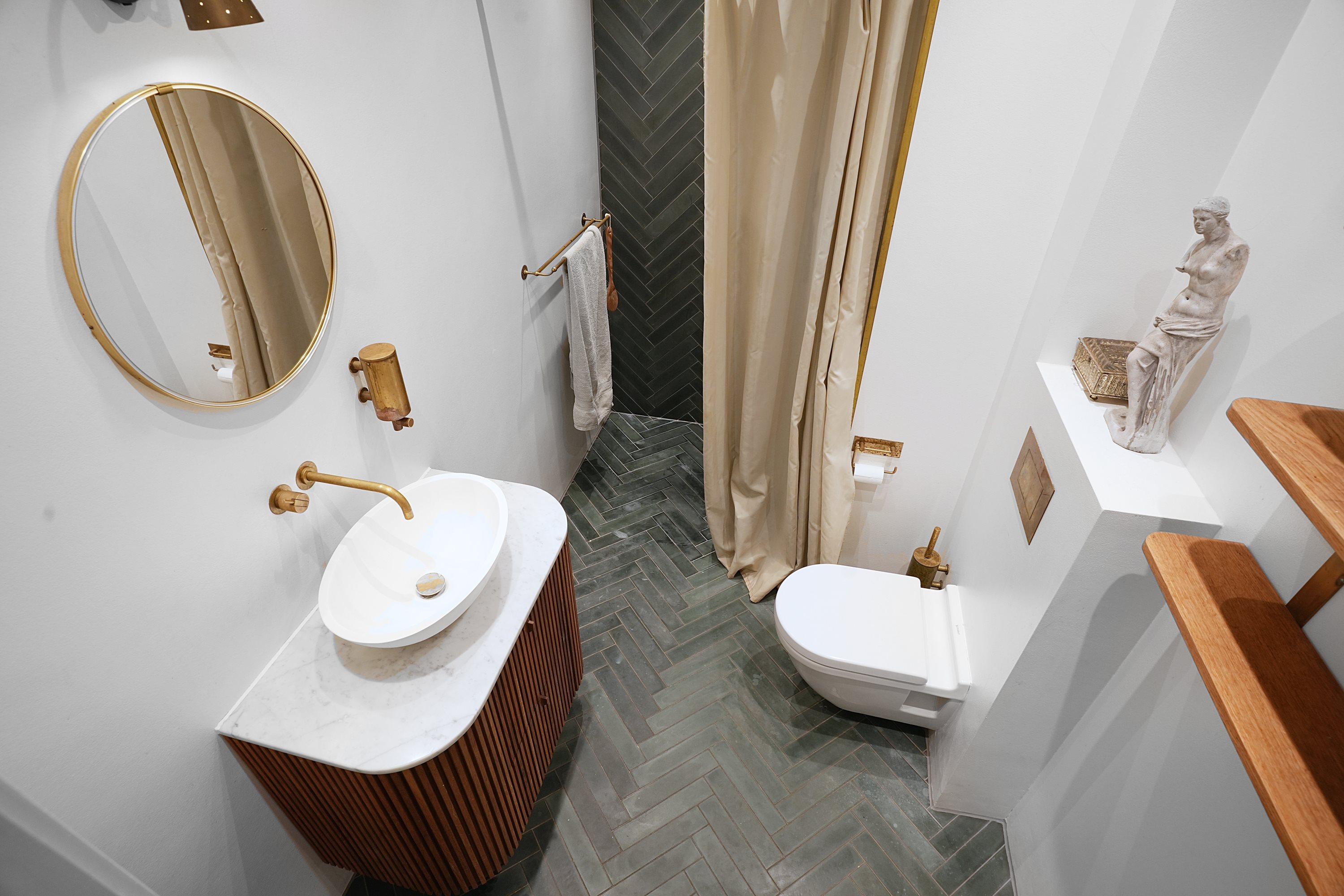 Fremhævet badeværelse billede i fuldskærmstilstand. Billede af Svanemøllevej 13, 1., 2100 København Ø