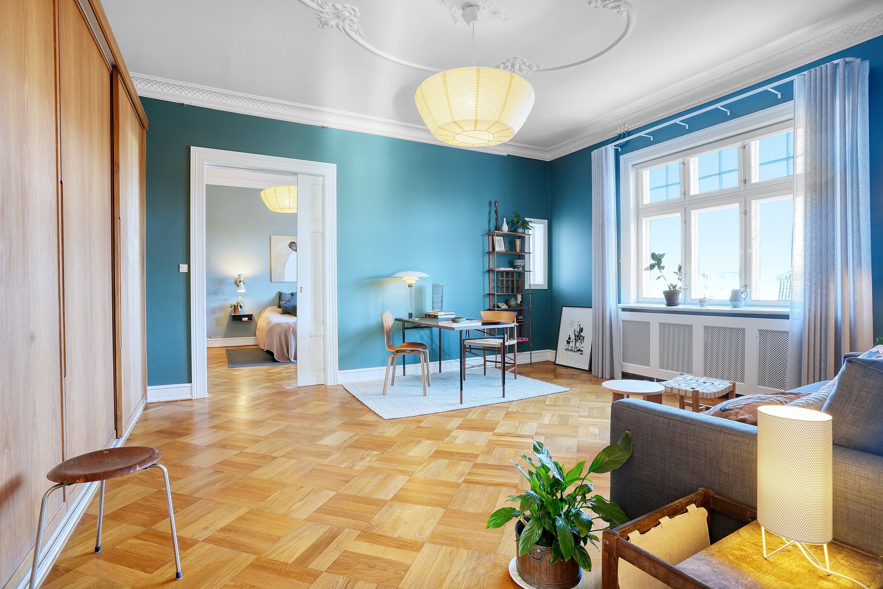 Fremhævet stue billede i fuldskærmstilstand. Billede af Svanemøllevej 13, 1., 2100 København Ø