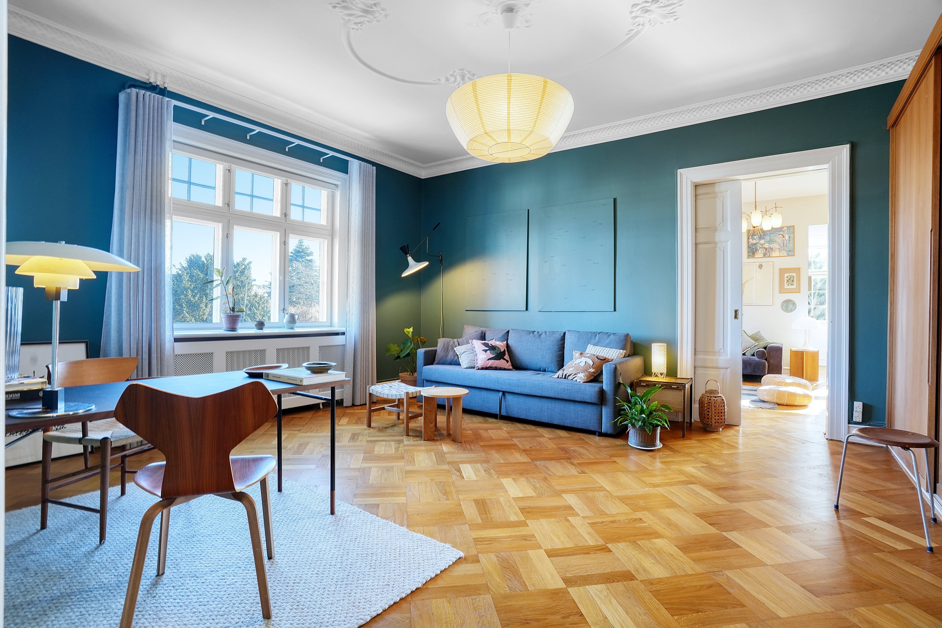 Fremhævet stue billede i fuldskærmstilstand. Billede af Svanemøllevej 13, 1., 2100 København Ø