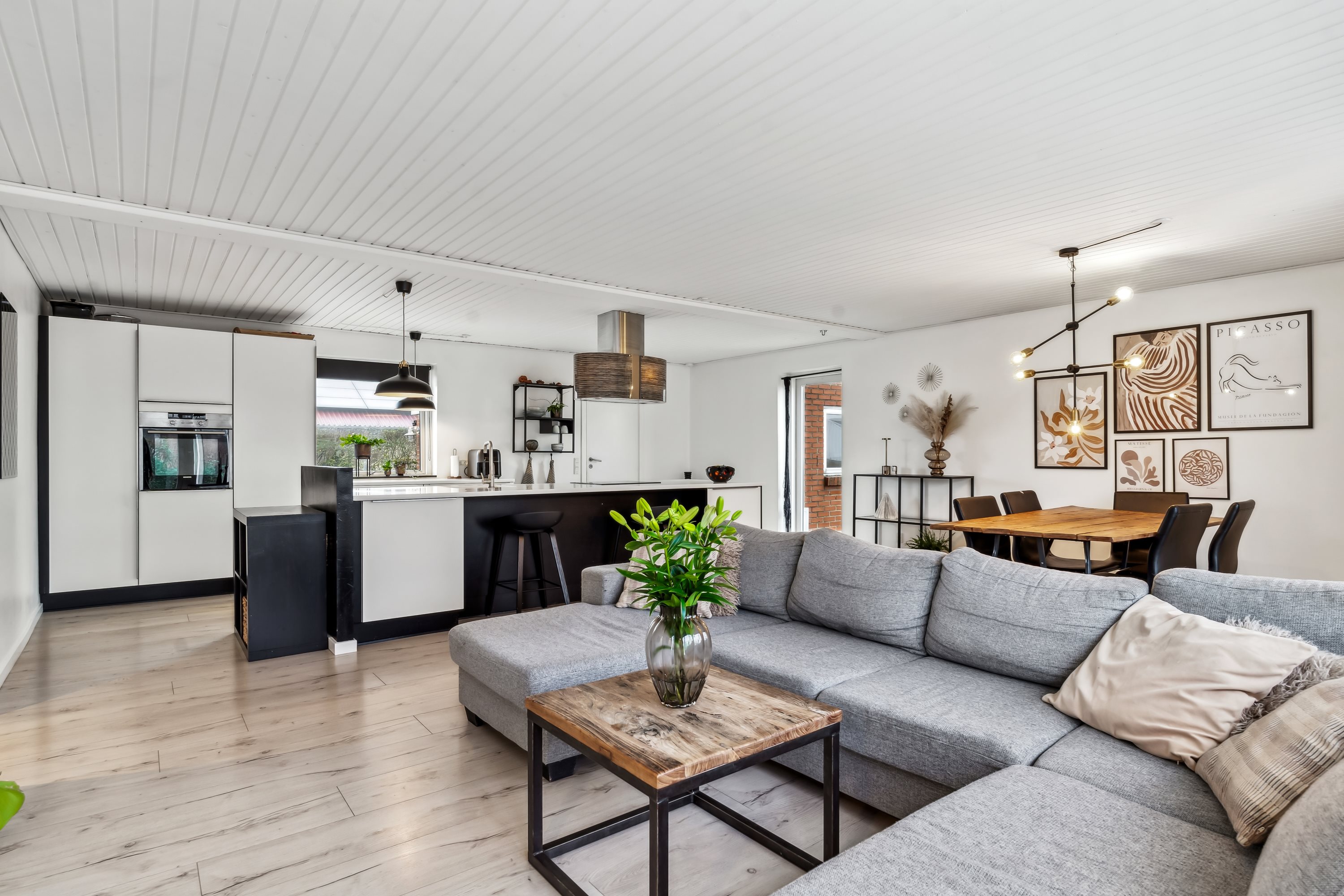 Fremhævet stue billede i fuldskærmstilstand. Billede af Ternebakkevej 65, 8700 Horsens